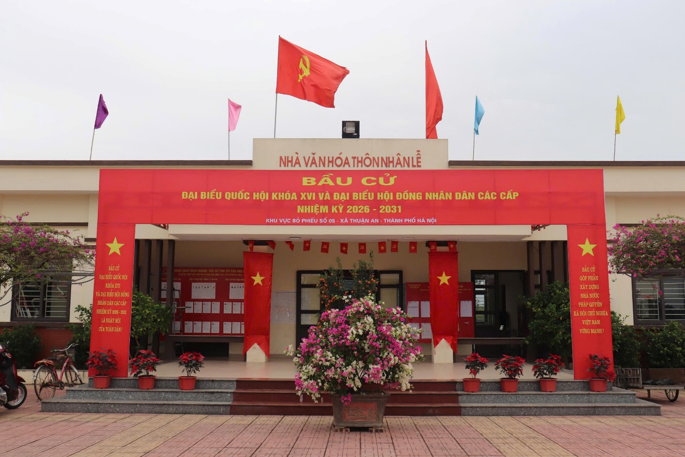 Ảnh có chứa văn bản, ngoài trời, bầu trời, tòa nhà  Nội dung do AI tạo ra có thể không chính xác.