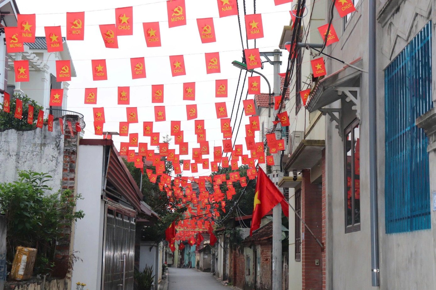 Ảnh có chứa ngoài trời, tòa nhà, hẻm, thị trấn  Nội dung do AI tạo ra có thể không chính xác.