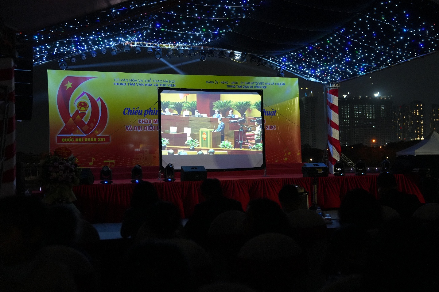 Xã Gia Lâm tổ chức chương trình chiếu phim và biểu diễn nghệ thuật chào mừng ngày bầu cử- Ảnh 3.