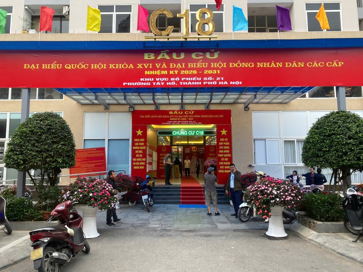 Tây Hồ rực rỡ cờ hoa chào đón ngày hội toàn dân- Ảnh 4.