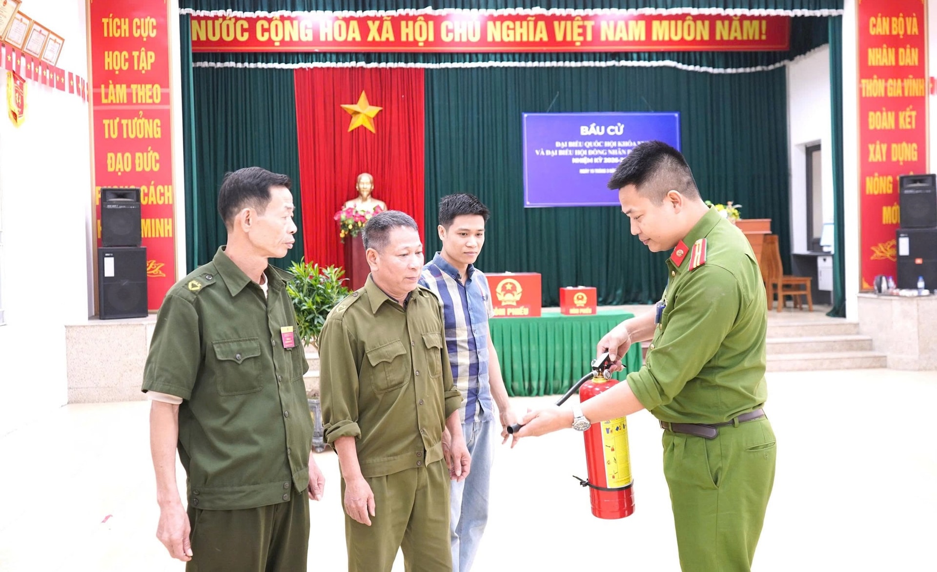 Không khí phấn khởi trước ngày bầu cử tại Tam Hưng- Ảnh 6.