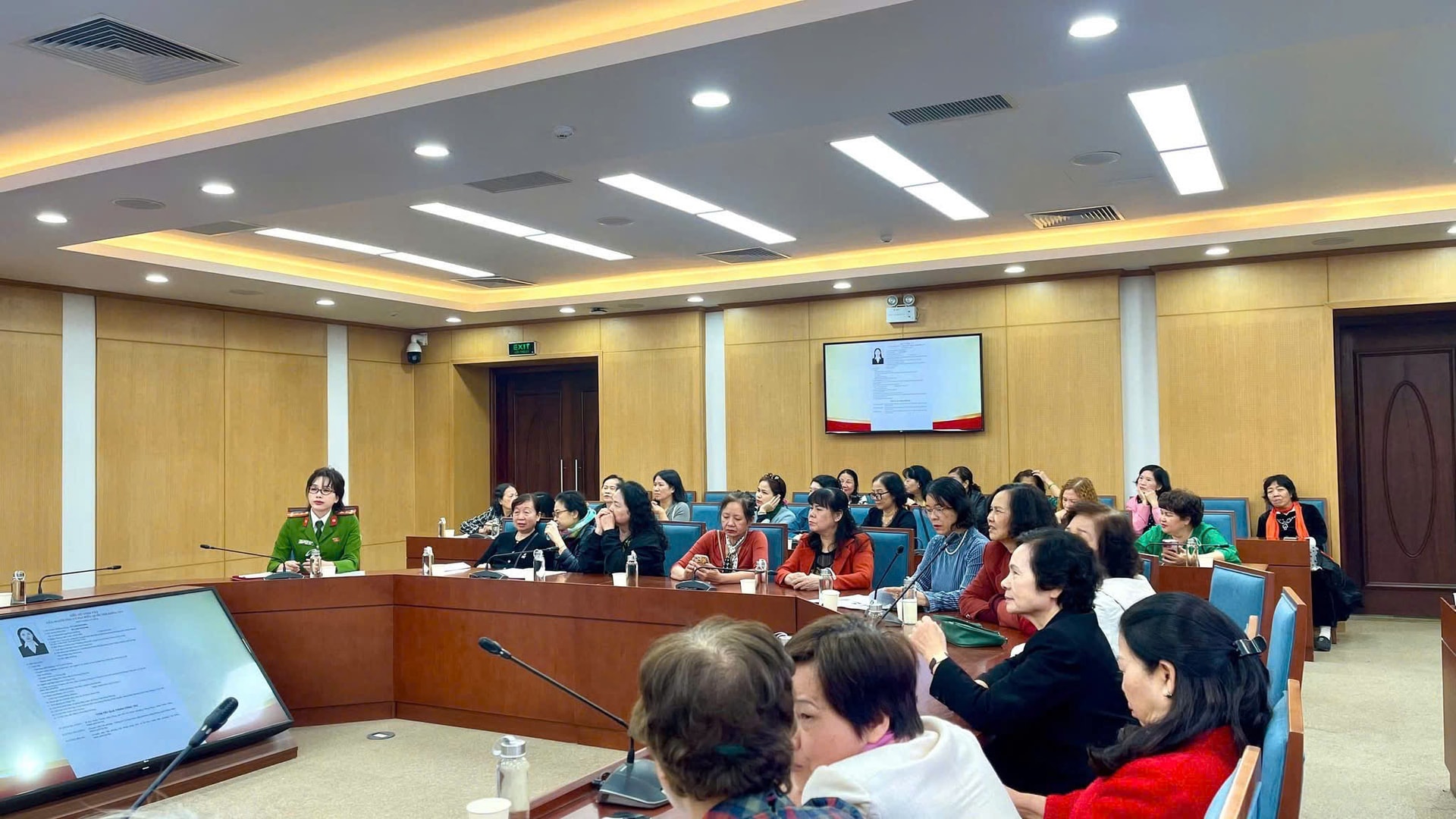 Phụ nữ phường Đống Đa góp tiếng nói trách nhiệm, gửi gắm niềm tin vào các ứng cử viên- Ảnh 2.