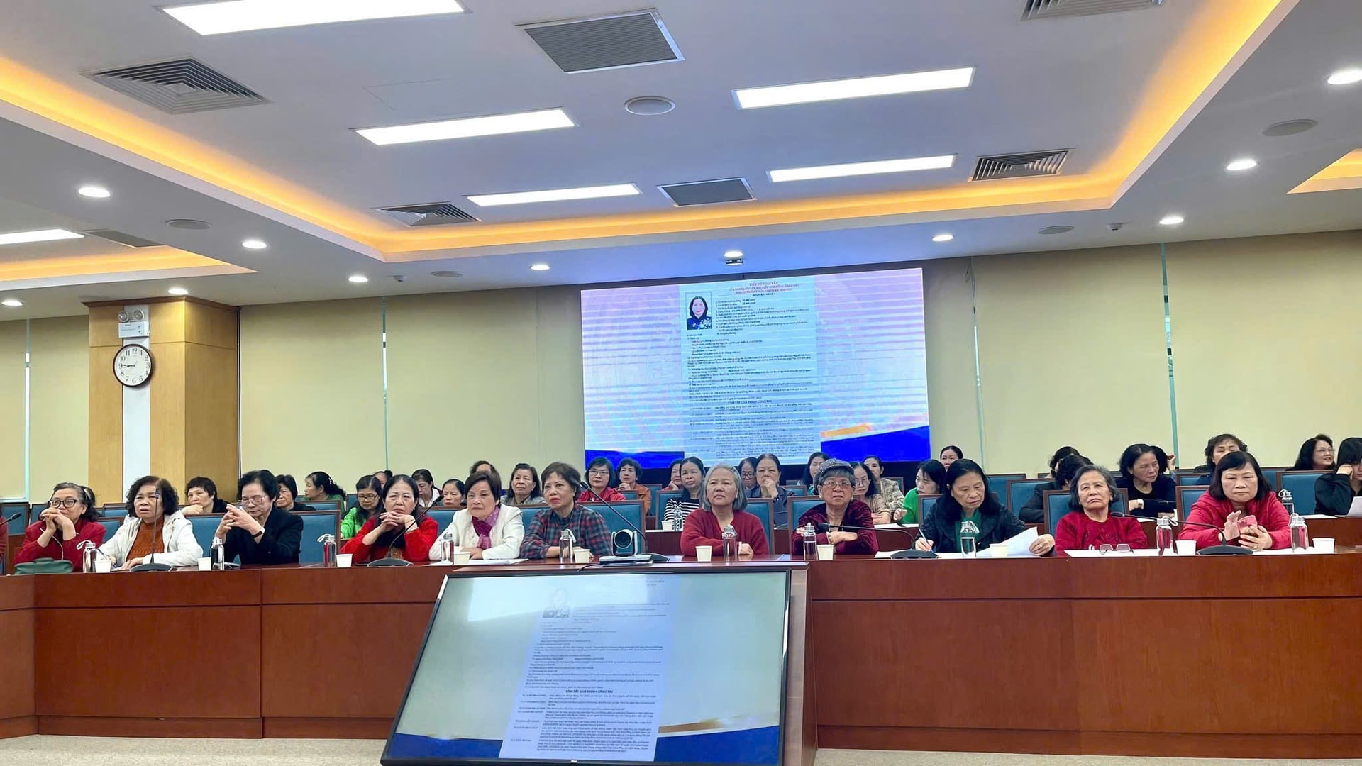 Phụ nữ phường Đống Đa góp tiếng nói trách nhiệm, gửi gắm niềm tin vào các ứng cử viên- Ảnh 4.