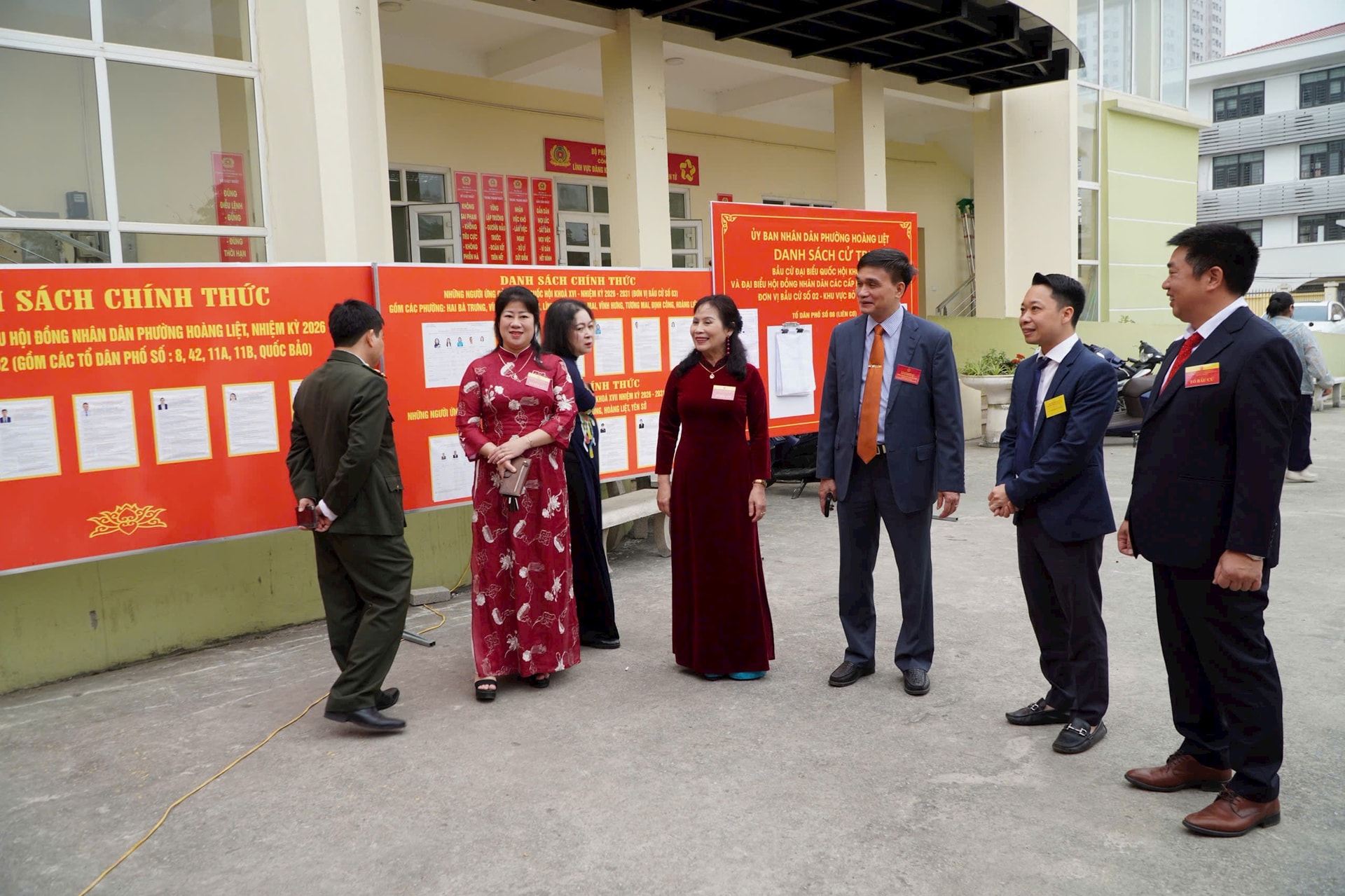 Toàn cảnh không khí bầu cử tại 126 xã, phường của Hà Nội- Ảnh 24.