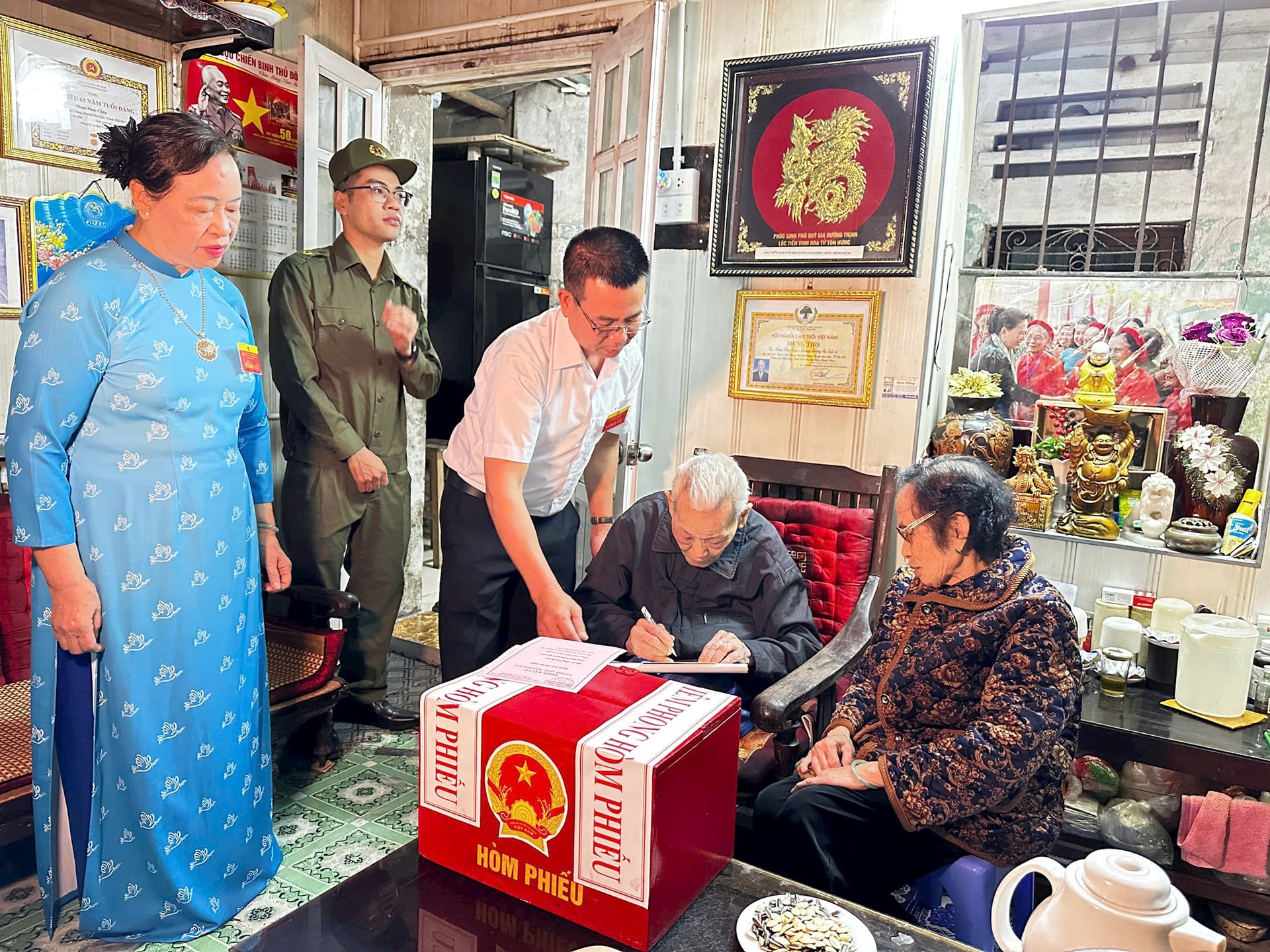 Toàn cảnh không khí bầu cử tại 126 xã, phường của Hà Nội- Ảnh 156.