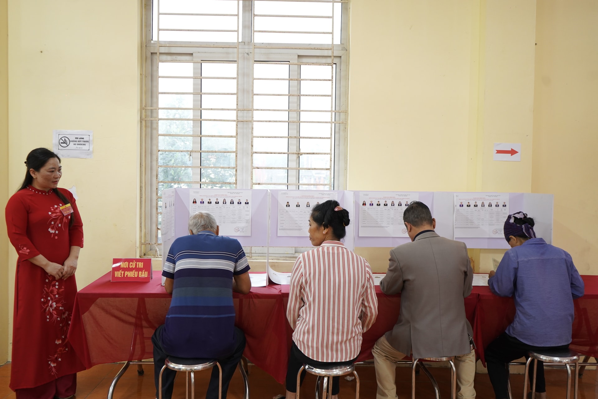 Cử tri xã Tam Hưng gửi nhiều kỳ vọng tới đại biểu Quốc hội và HĐND- Ảnh 7.