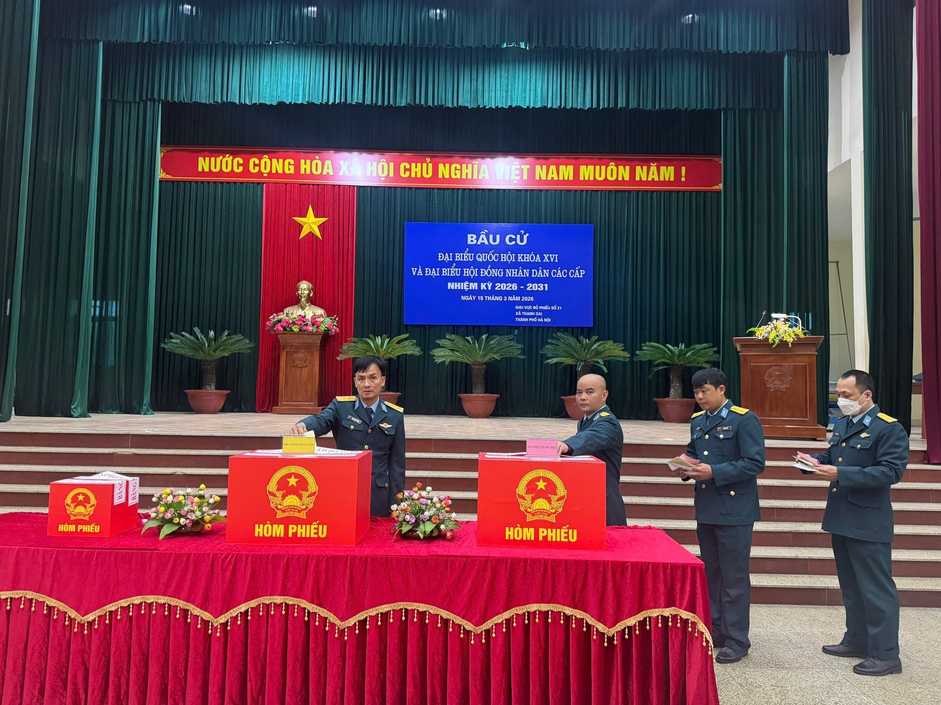 Toàn cảnh không khí bầu cử tại 126 xã, phường của Hà Nội- Ảnh 219.