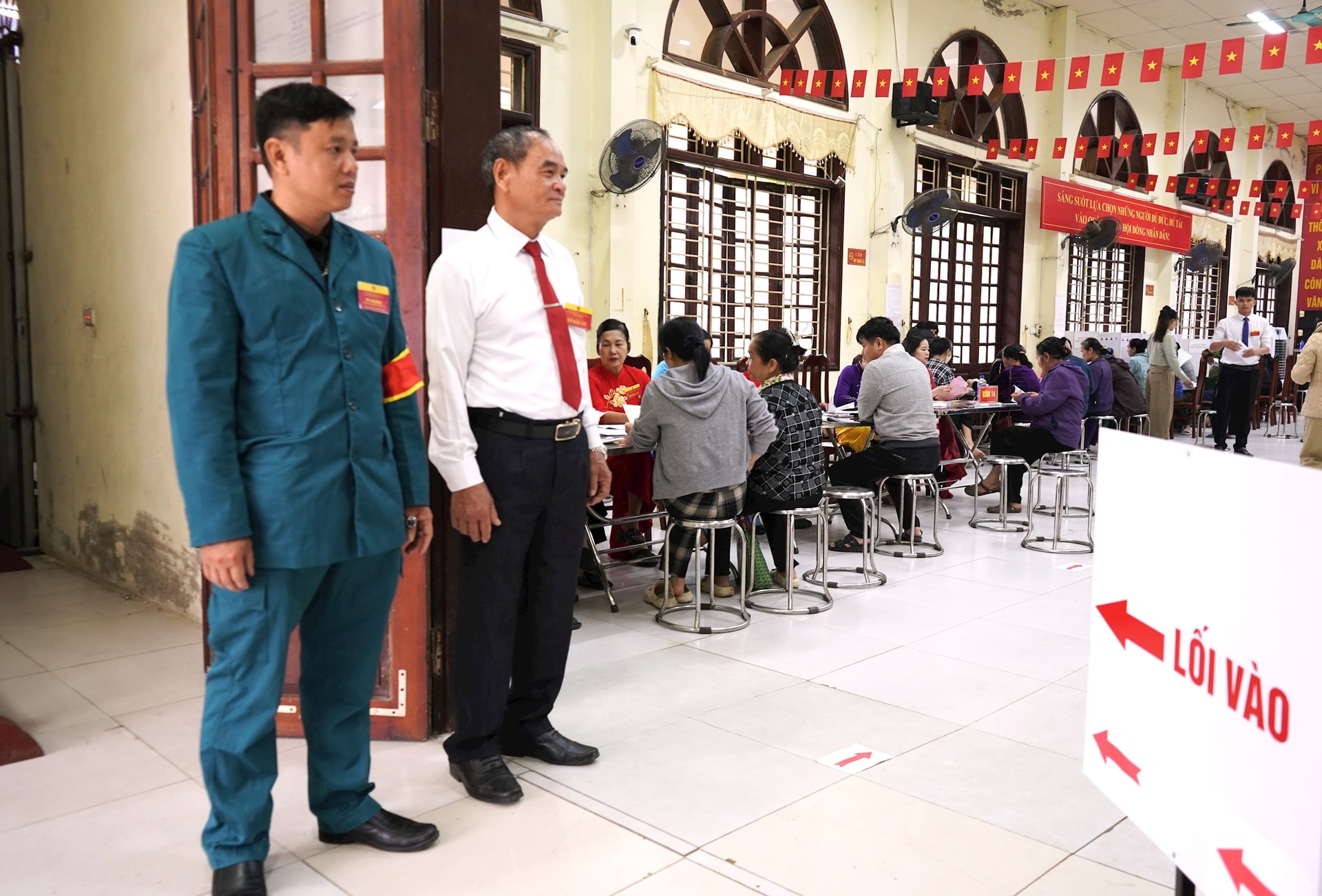 Cử tri xã Tam Hưng gửi nhiều kỳ vọng tới đại biểu Quốc hội và HĐND- Ảnh 8.