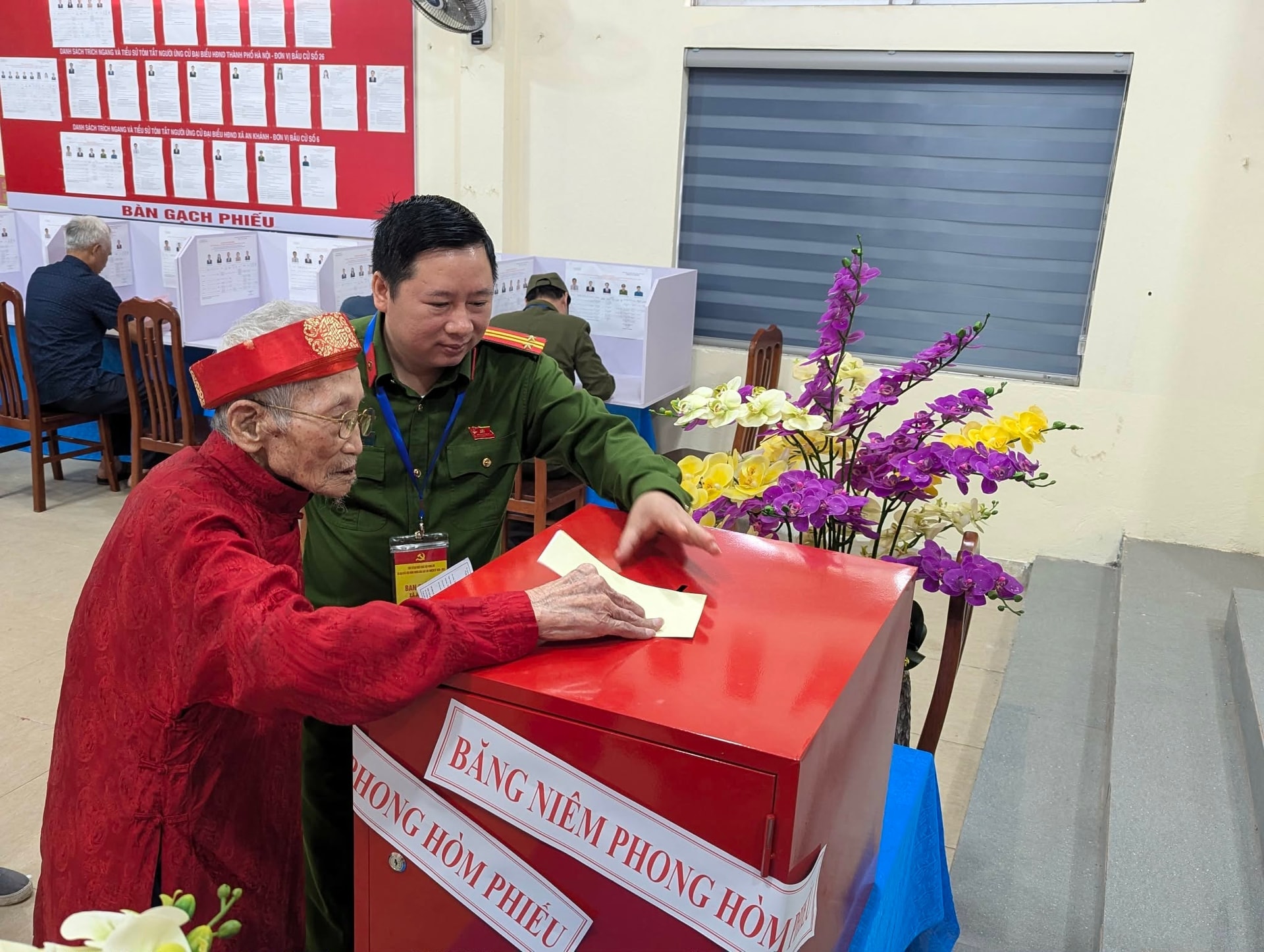 Toàn cảnh không khí bầu cử tại 126 xã, phường của Hà Nội- Ảnh 71.