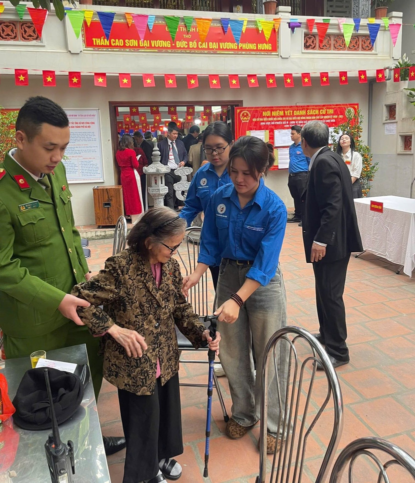 Trọn vẹn ngày hội vui ở phường Ô Chợ Dừa- Ảnh 9.