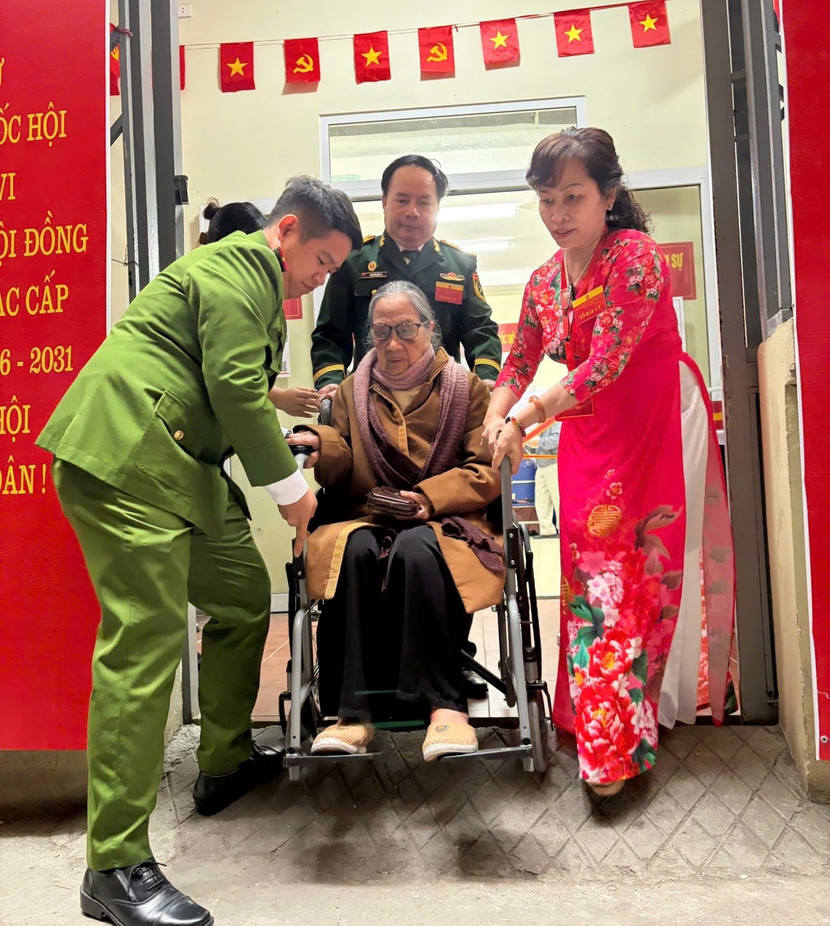 Trọn vẹn ngày hội vui ở phường Ô Chợ Dừa- Ảnh 2.