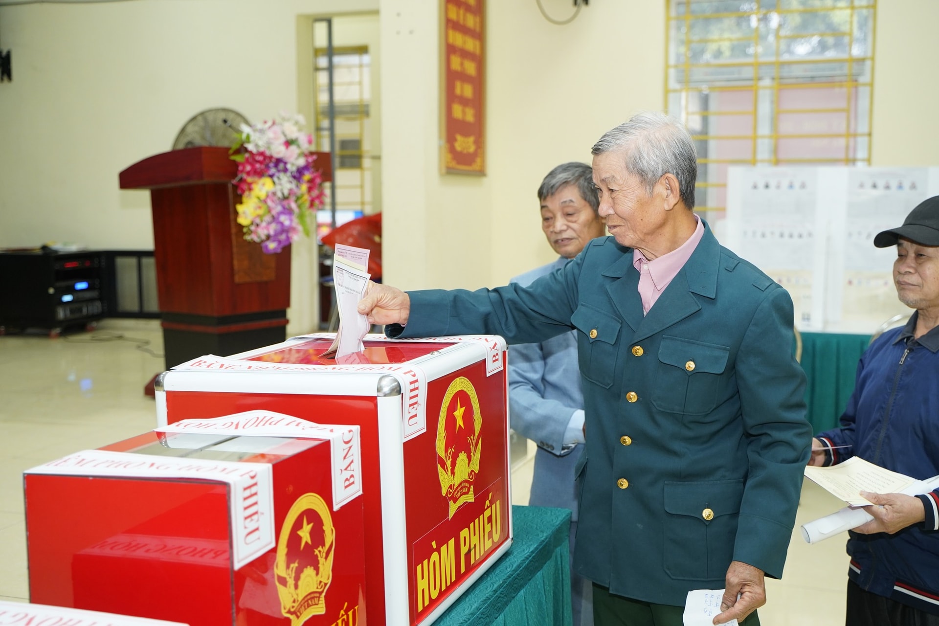 Toàn cảnh không khí bầu cử tại 126 xã, phường của Hà Nội- Ảnh 142.