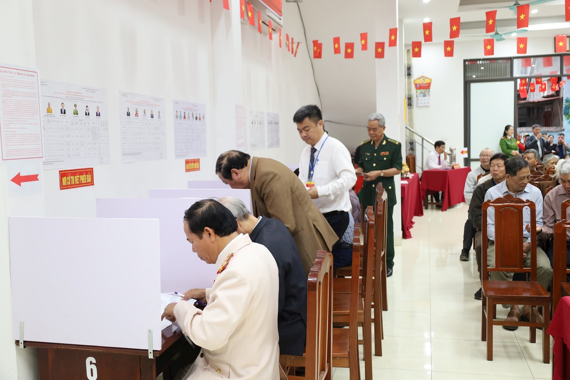 Toàn cảnh không khí bầu cử tại 126 xã, phường của Hà Nội- Ảnh 212.