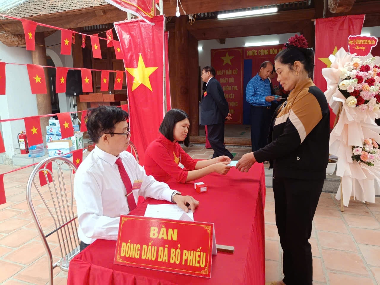 Toàn cảnh không khí bầu cử tại 126 xã, phường của Hà Nội- Ảnh 69.