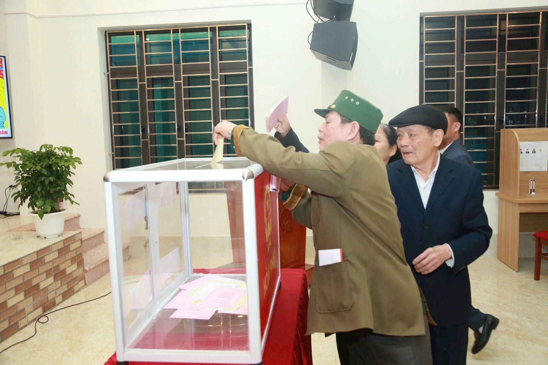 Toàn cảnh không khí bầu cử tại 126 xã, phường của Hà Nội- Ảnh 201.