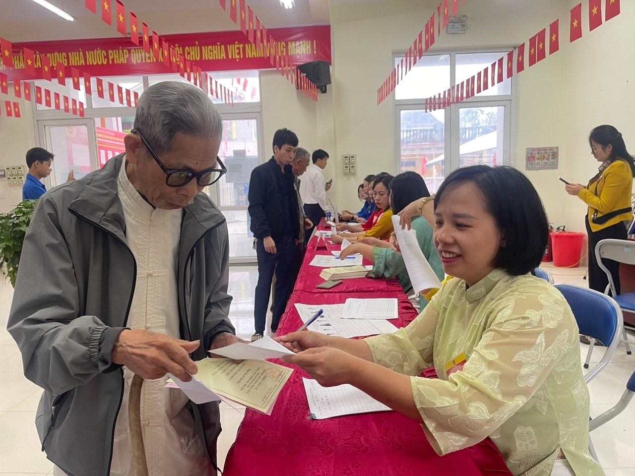 Toàn cảnh không khí bầu cử tại 126 xã, phường của Hà Nội- Ảnh 146.