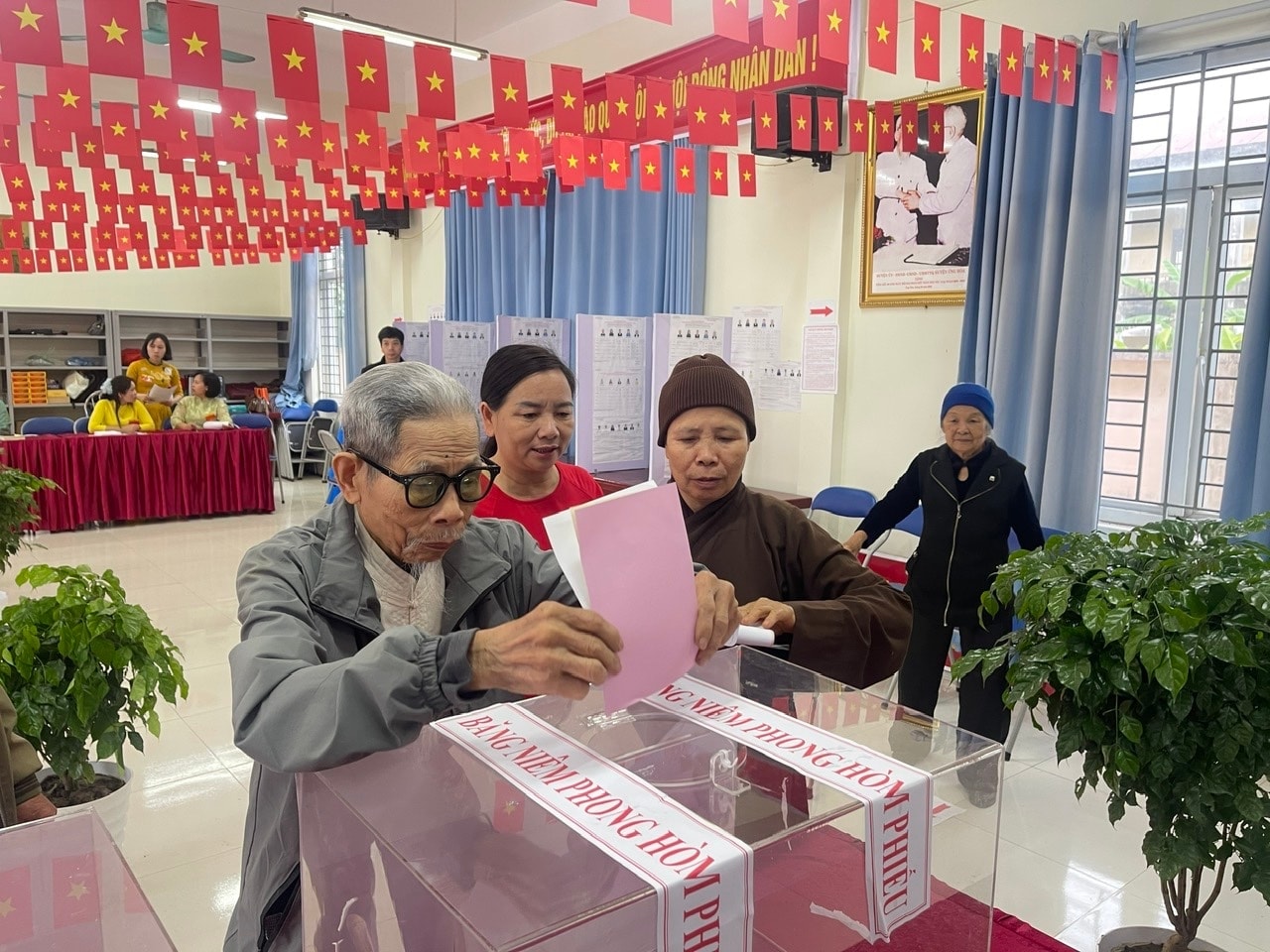 Toàn cảnh không khí bầu cử tại 126 xã, phường của Hà Nội- Ảnh 147.