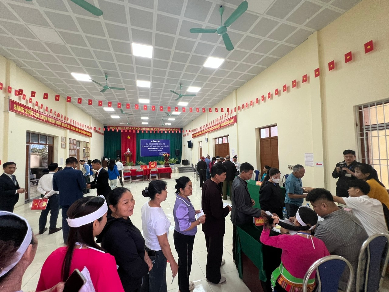 Toàn cảnh không khí bầu cử tại 126 xã, phường của Hà Nội- Ảnh 114.