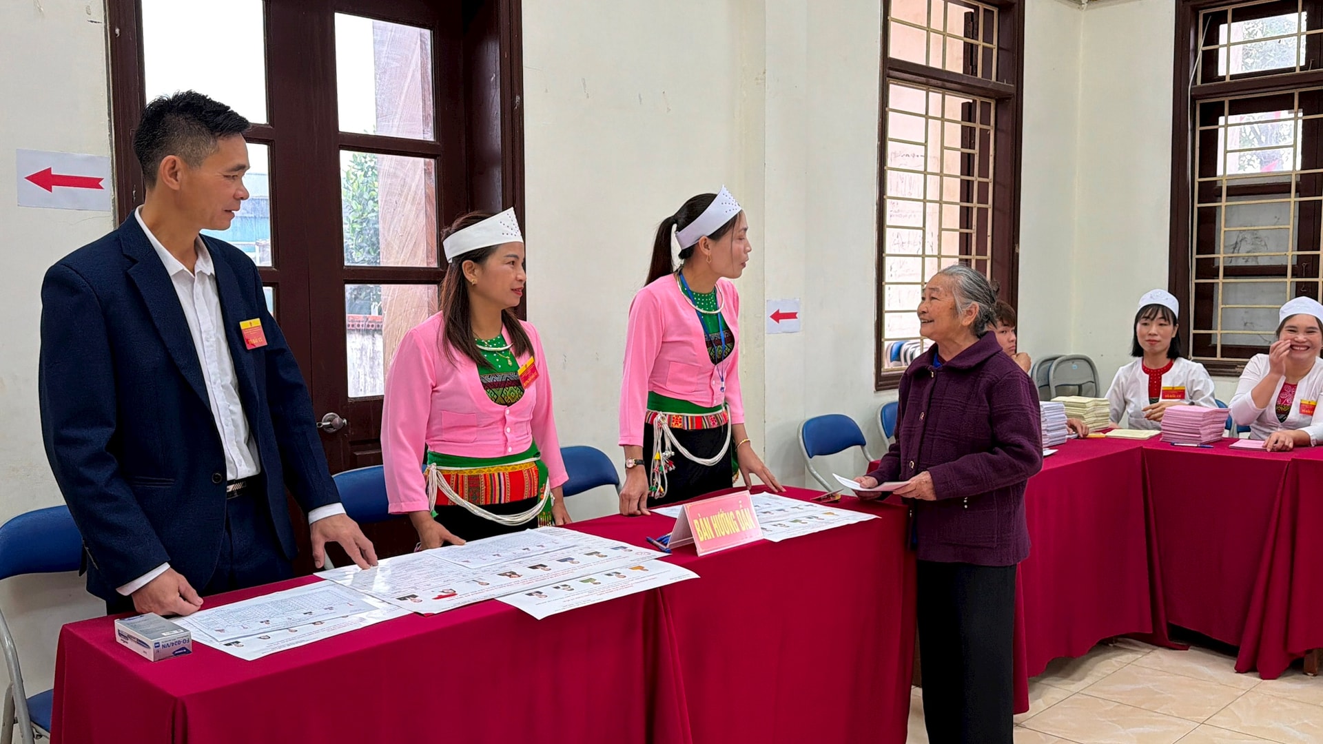 Toàn cảnh không khí bầu cử tại 126 xã, phường của Hà Nội- Ảnh 113.