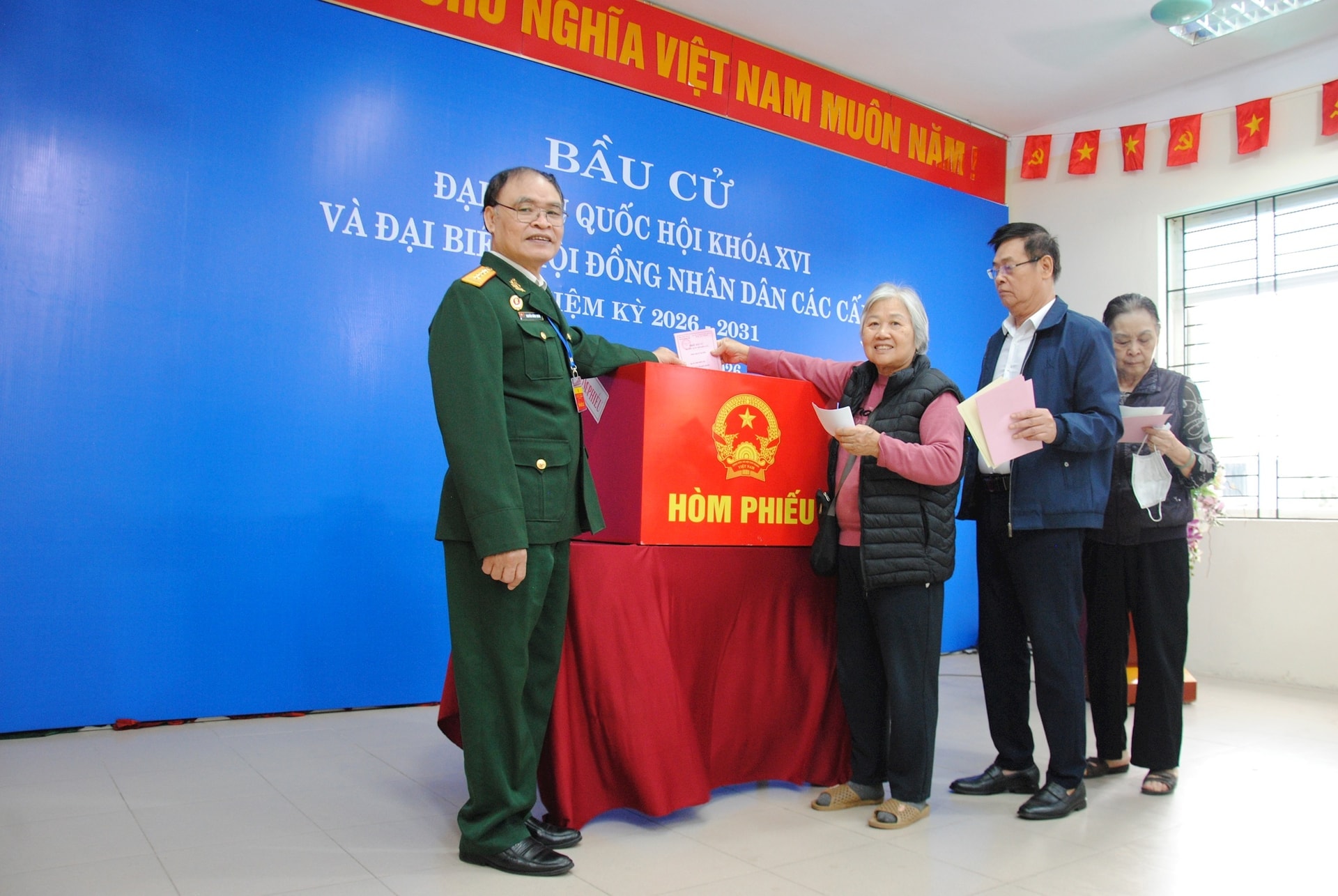 Toàn cảnh không khí bầu cử tại 126 xã, phường của Hà Nội- Ảnh 29.