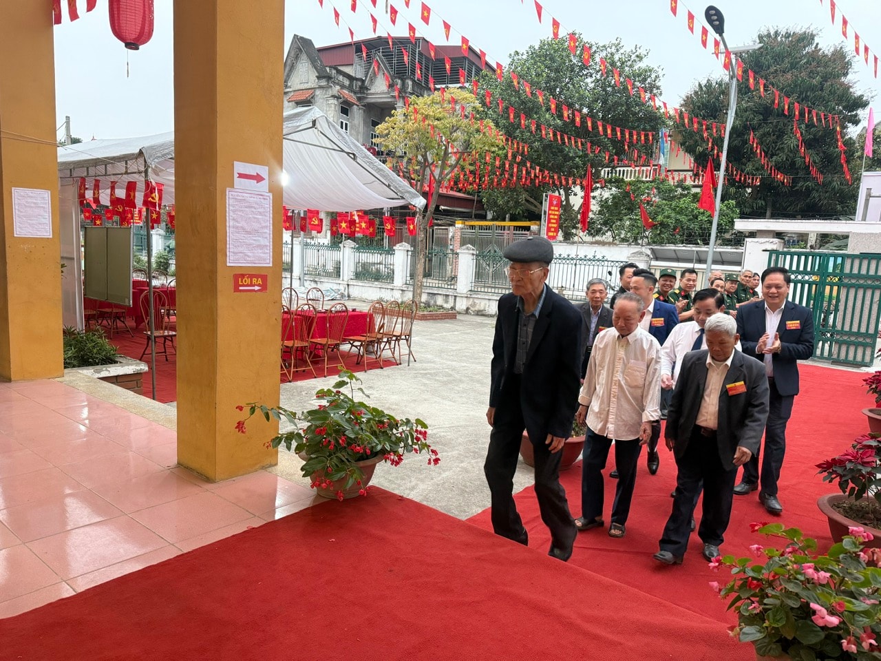 Toàn cảnh không khí bầu cử tại 126 xã, phường của Hà Nội- Ảnh 120.