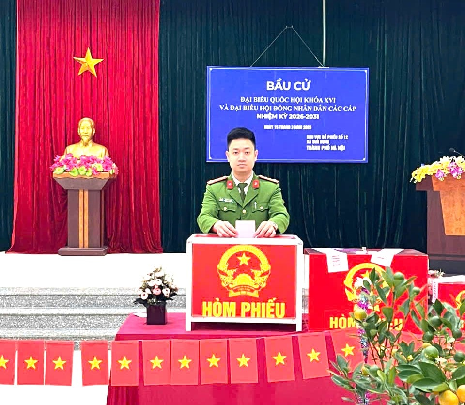 Công an xã Tam Hưng bảo đảm tuyệt đối an ninh, trật tự cuộc bầu cử- Ảnh 3.