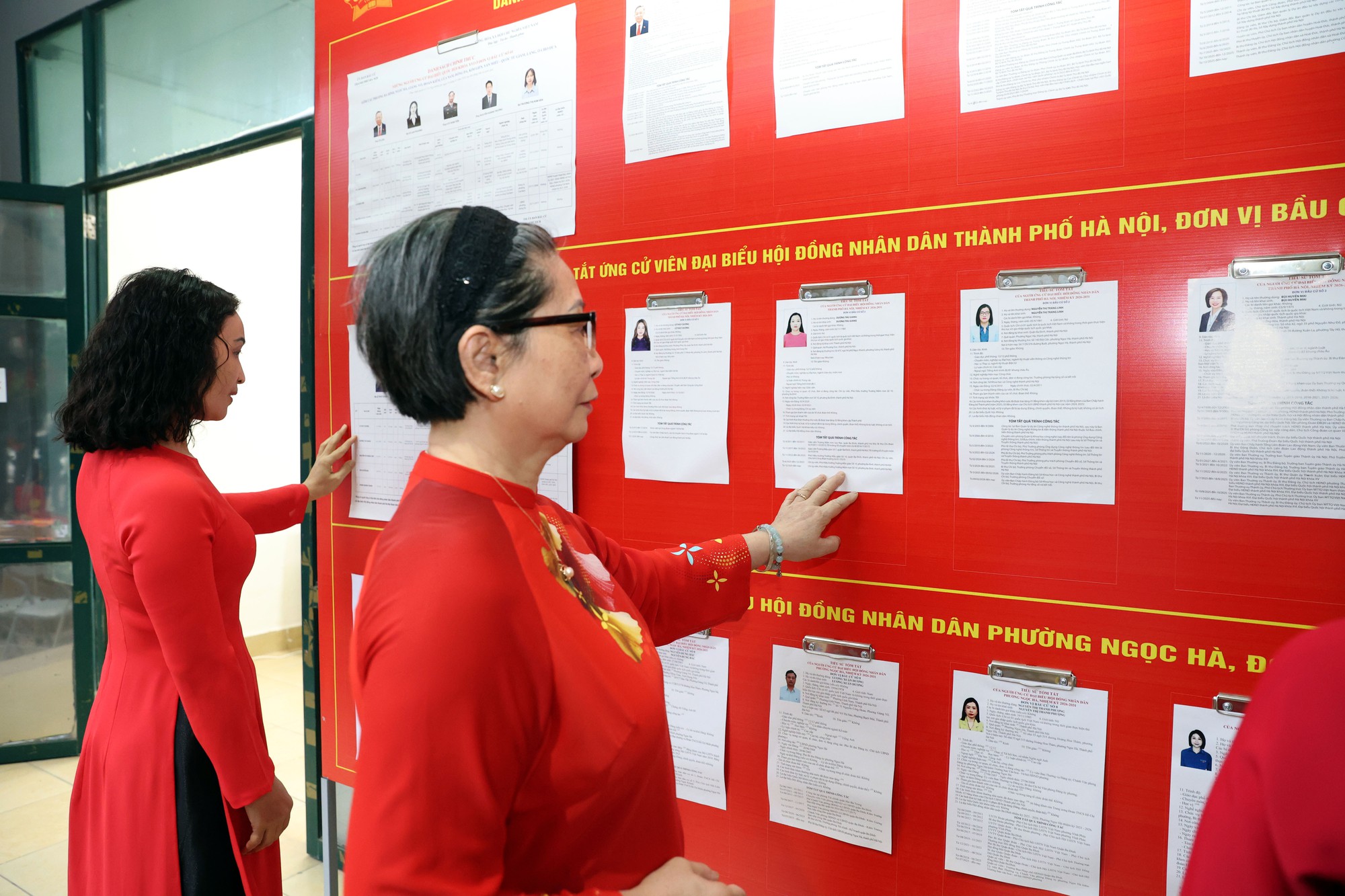 Phó Chủ tịch Quốc hội Nguyễn Đức Hải bầu cử tại Khu vực bỏ phiếu số 21, phường Ngọc Hà, Hà Nội- Ảnh 16.