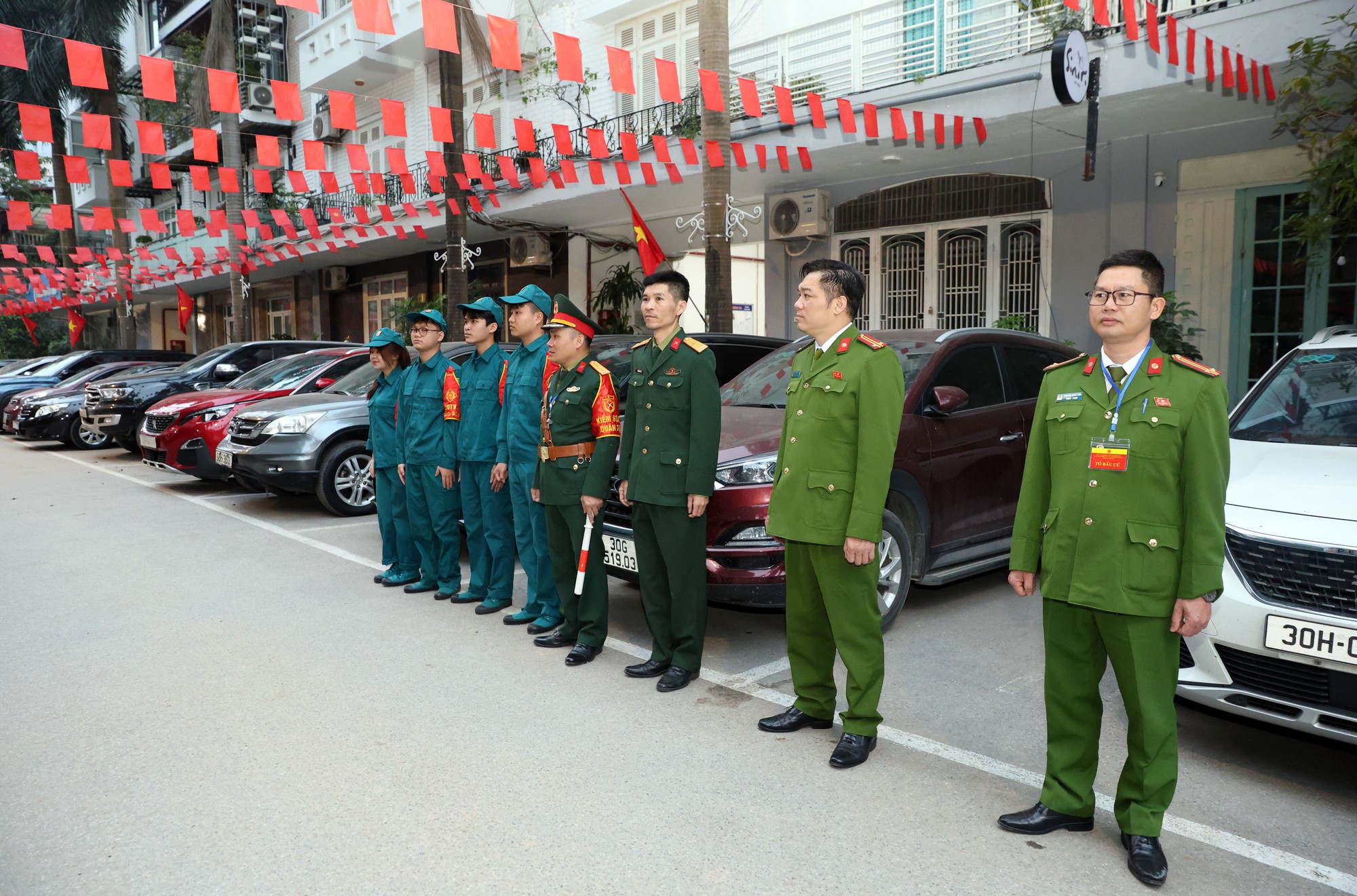 Phó Chủ tịch Quốc hội Nguyễn Đức Hải bầu cử tại Khu vực bỏ phiếu số 21, phường Ngọc Hà, Hà Nội- Ảnh 19.