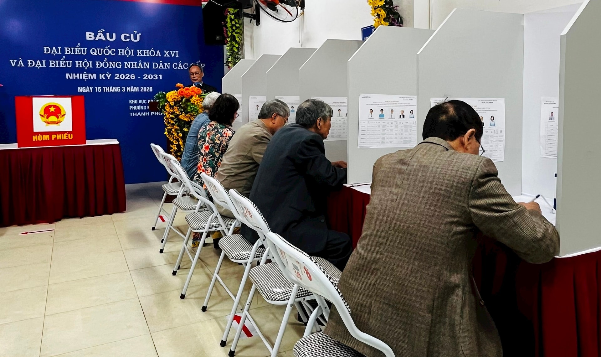 Toàn cảnh không khí bầu cử tại 126 xã, phường của Hà Nội- Ảnh 217.