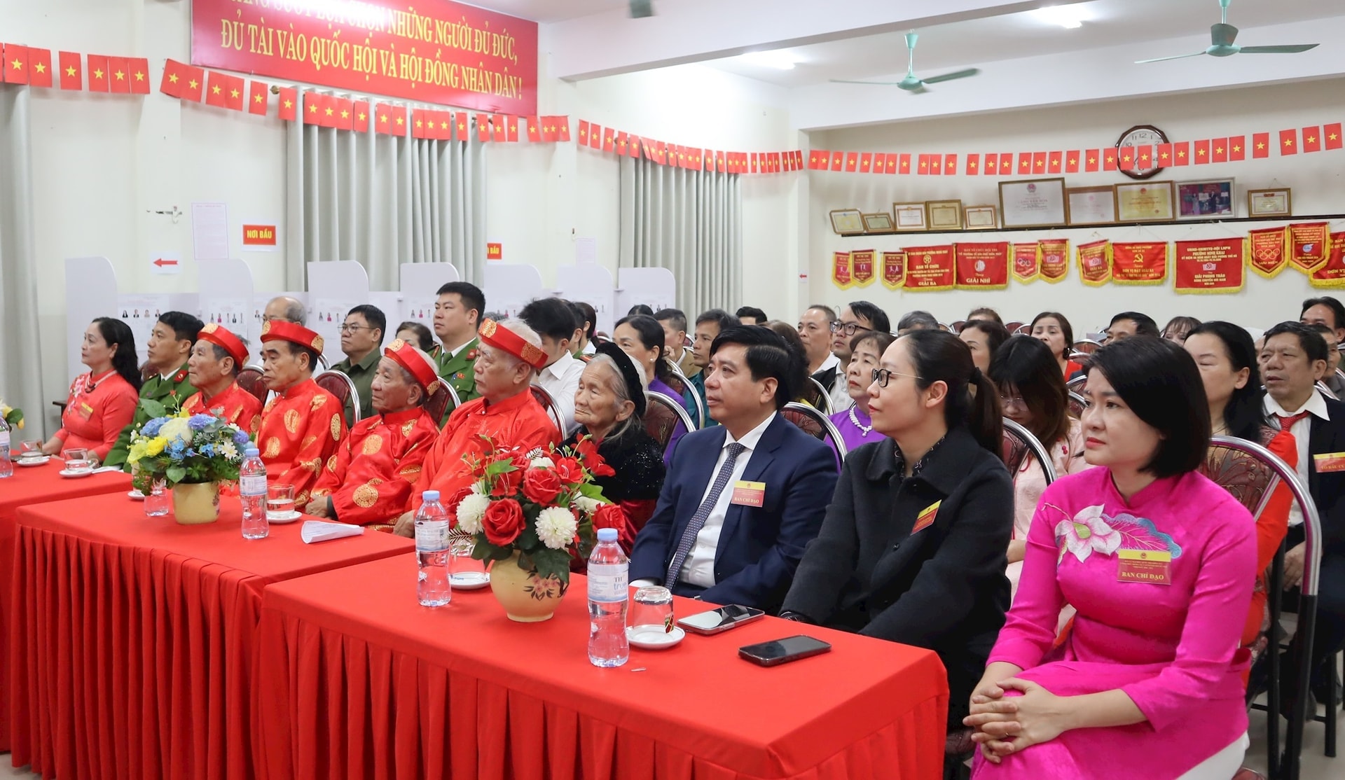 Toàn cảnh không khí bầu cử tại 126 xã, phường của Hà Nội- Ảnh 226.