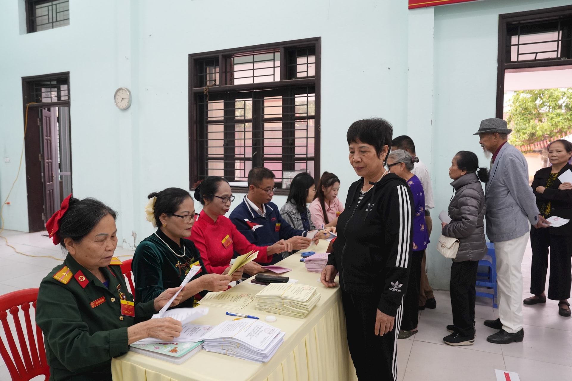 Toàn cảnh không khí bầu cử tại 126 xã, phường của Hà Nội- Ảnh 159.