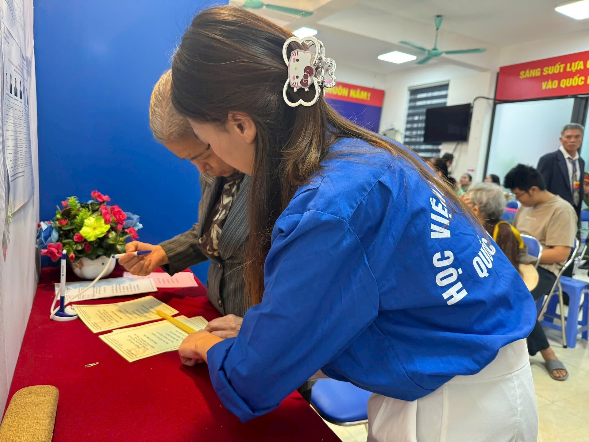 Toàn cảnh không khí bầu cử tại 126 xã, phường của Hà Nội- Ảnh 169.