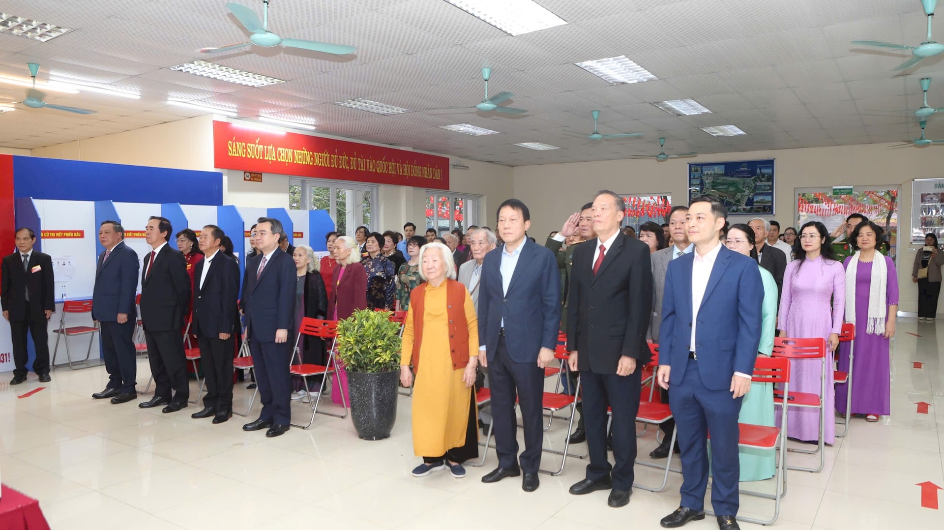 Toàn cảnh không khí bầu cử tại 126 xã, phường của Hà Nội- Ảnh 186.