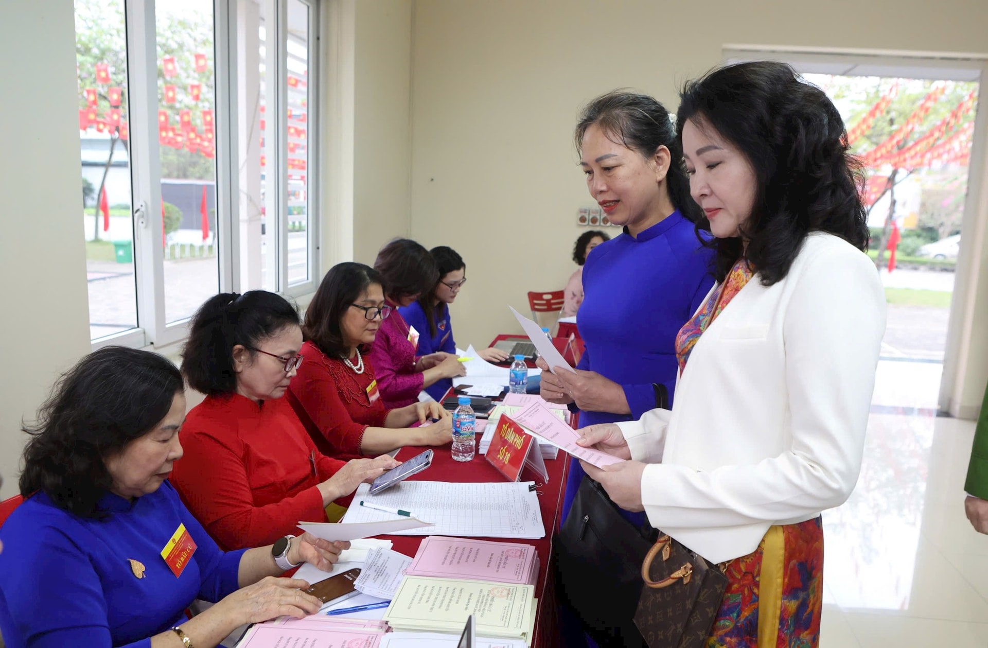 Toàn cảnh không khí bầu cử tại 126 xã, phường của Hà Nội- Ảnh 192.