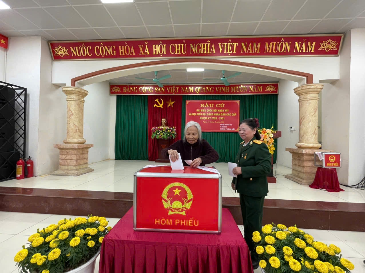 Toàn cảnh không khí bầu cử tại 126 xã, phường của Hà Nội- Ảnh 205.