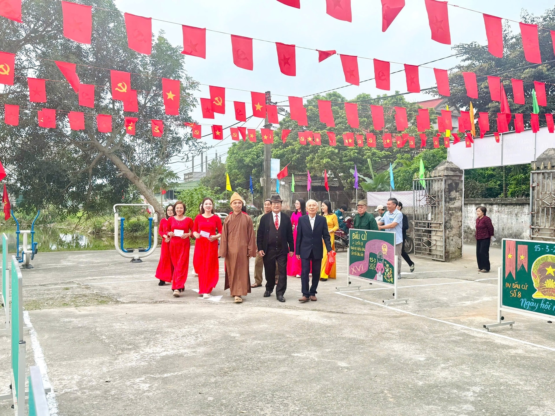 Toàn cảnh không khí bầu cử tại 126 xã, phường của Hà Nội- Ảnh 263.