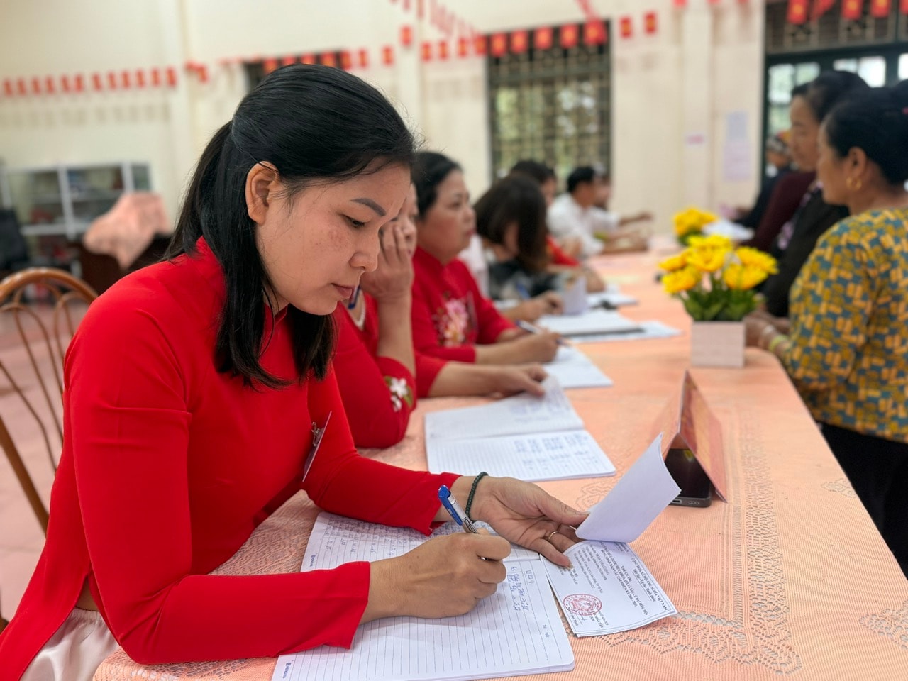 Toàn cảnh không khí bầu cử tại 126 xã, phường của Hà Nội- Ảnh 124.