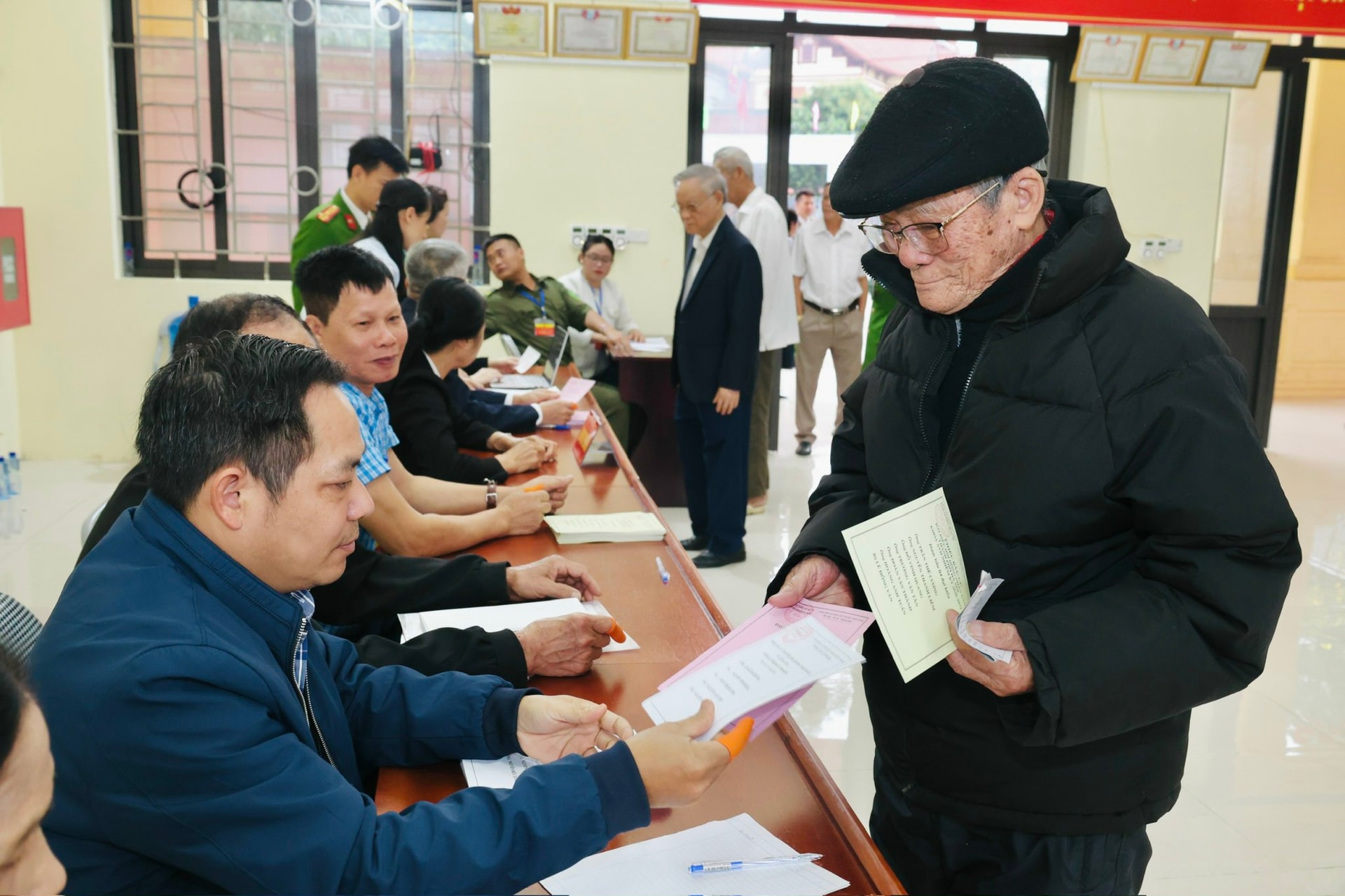 Toàn cảnh không khí bầu cử tại 126 xã, phường của Hà Nội- Ảnh 54.