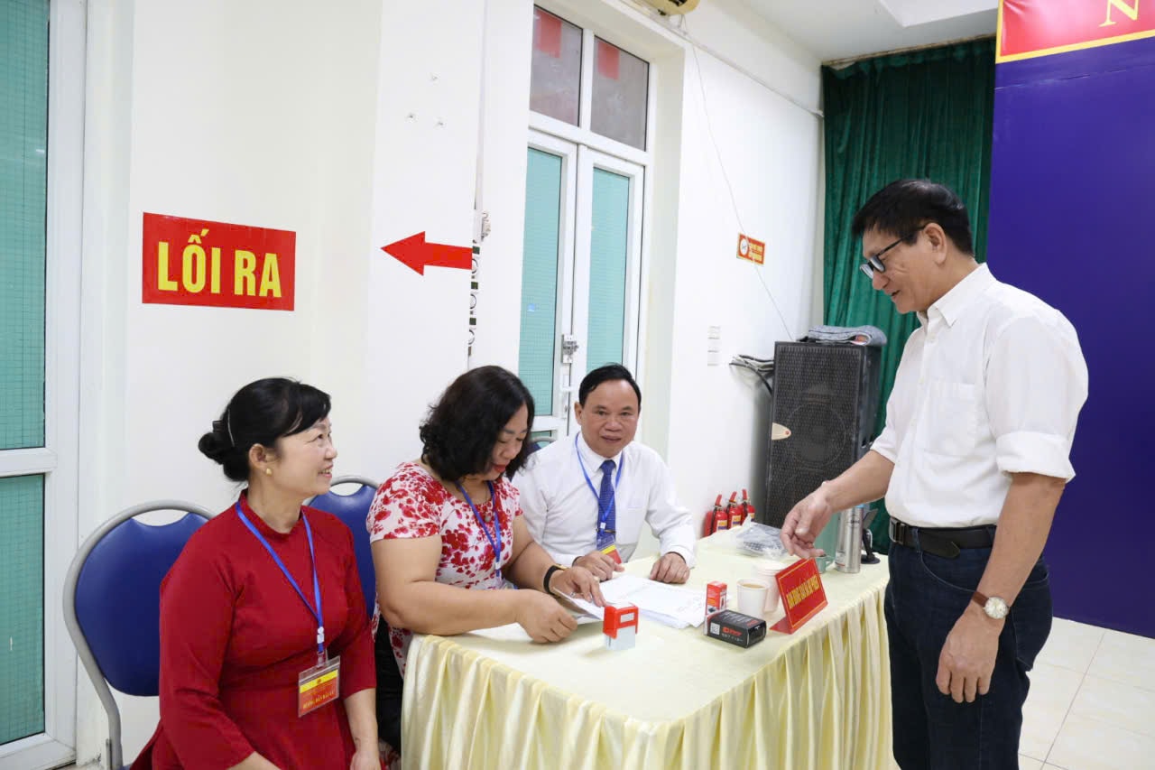 Toàn cảnh không khí bầu cử tại 126 xã, phường của Hà Nội- Ảnh 14.