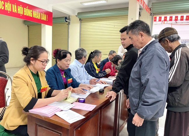 Không khí ngày bầu cử trên địa bàn xã Hoài Đức- Ảnh 2.