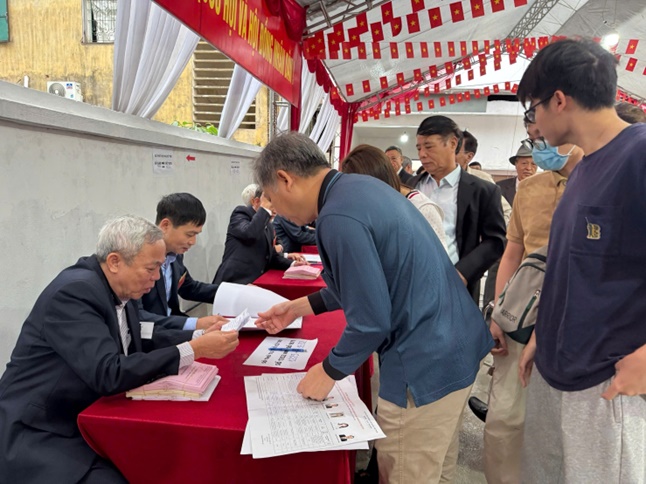 31 khu vực bỏ phiếu xã Hoài Đức đồng loạt khai mạc lúc 6h30- Ảnh 7.