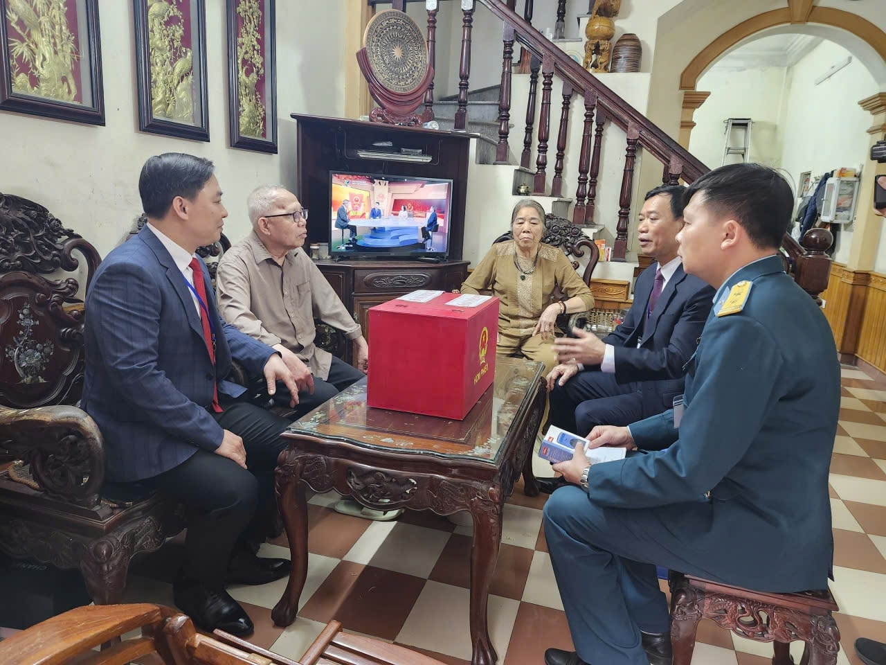 Toàn cảnh không khí bầu cử tại 126 xã, phường của Hà Nội- Ảnh 22.