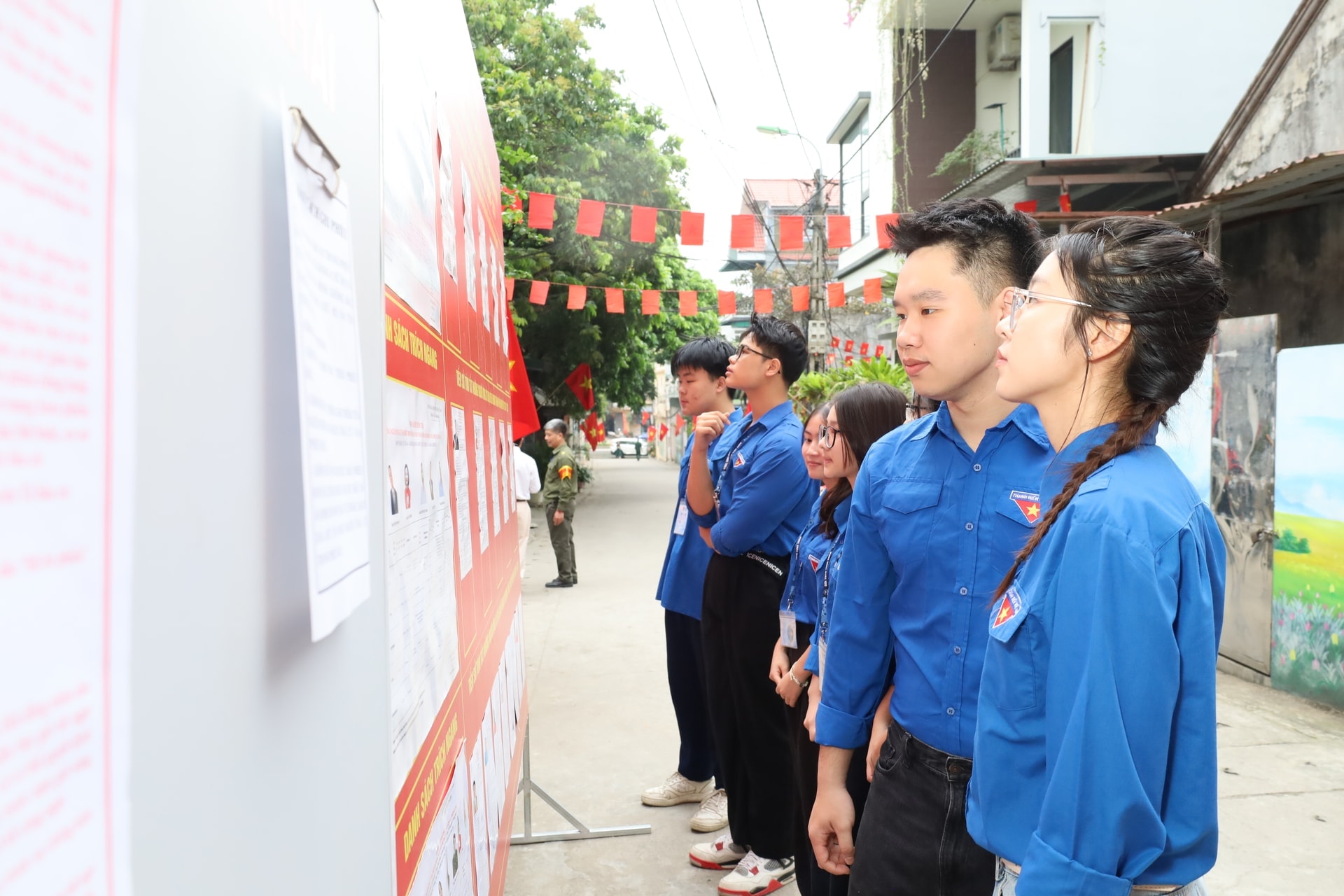 Toàn cảnh không khí bầu cử tại 126 xã, phường của Hà Nội- Ảnh 211.