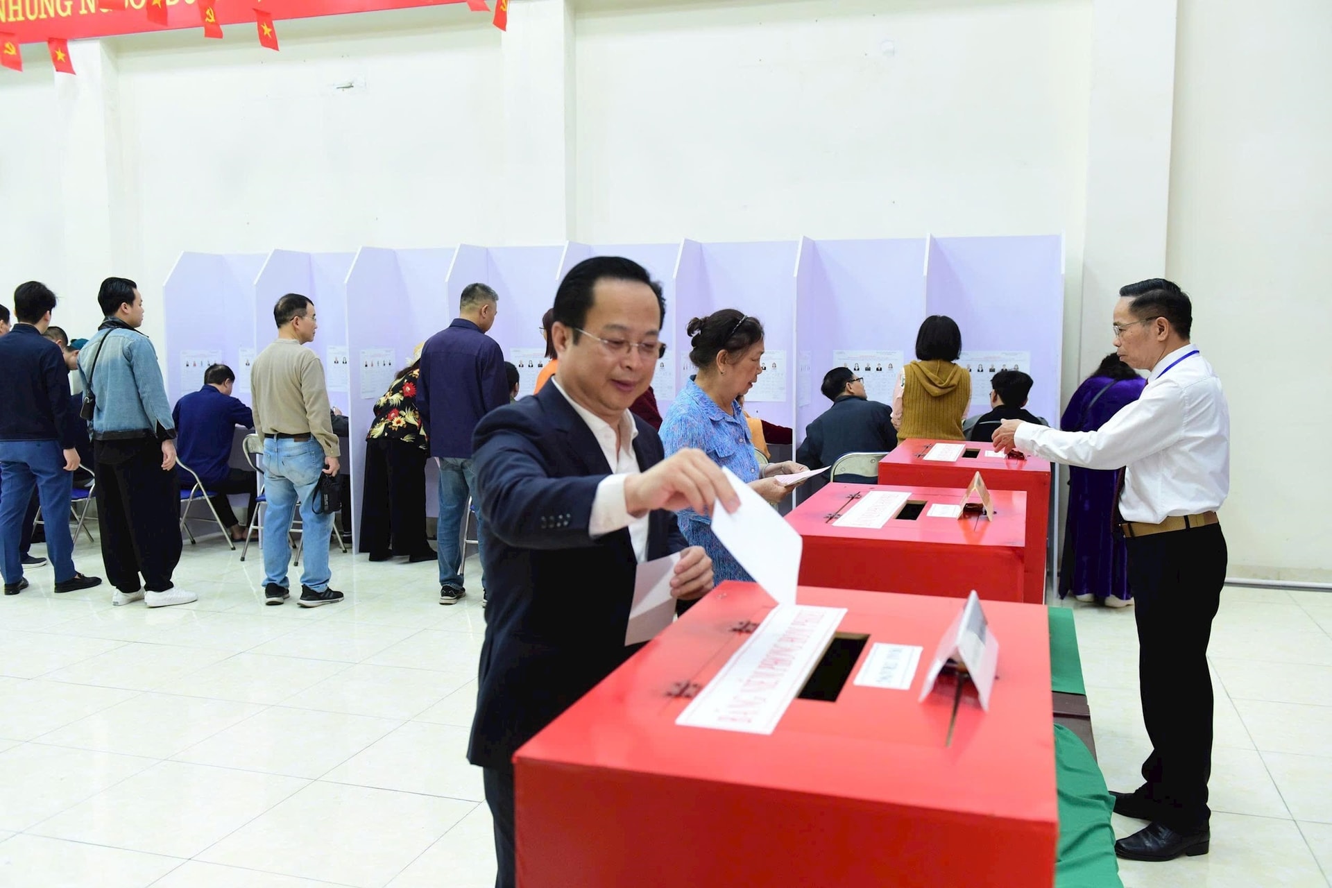 Toàn cảnh không khí bầu cử tại 126 xã, phường của Hà Nội- Ảnh 144.