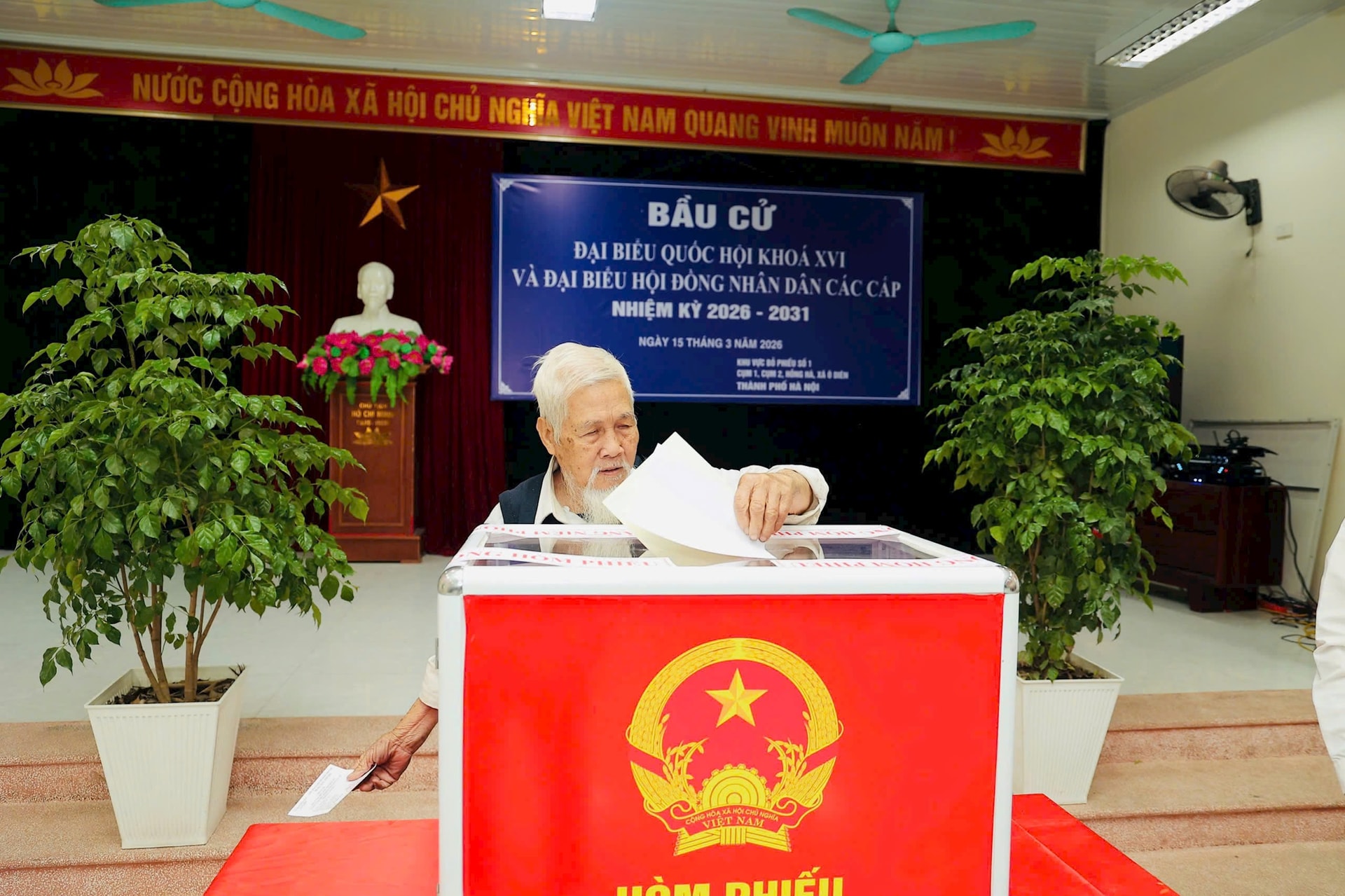 Toàn cảnh không khí bầu cử tại 126 xã, phường của Hà Nội- Ảnh 138.