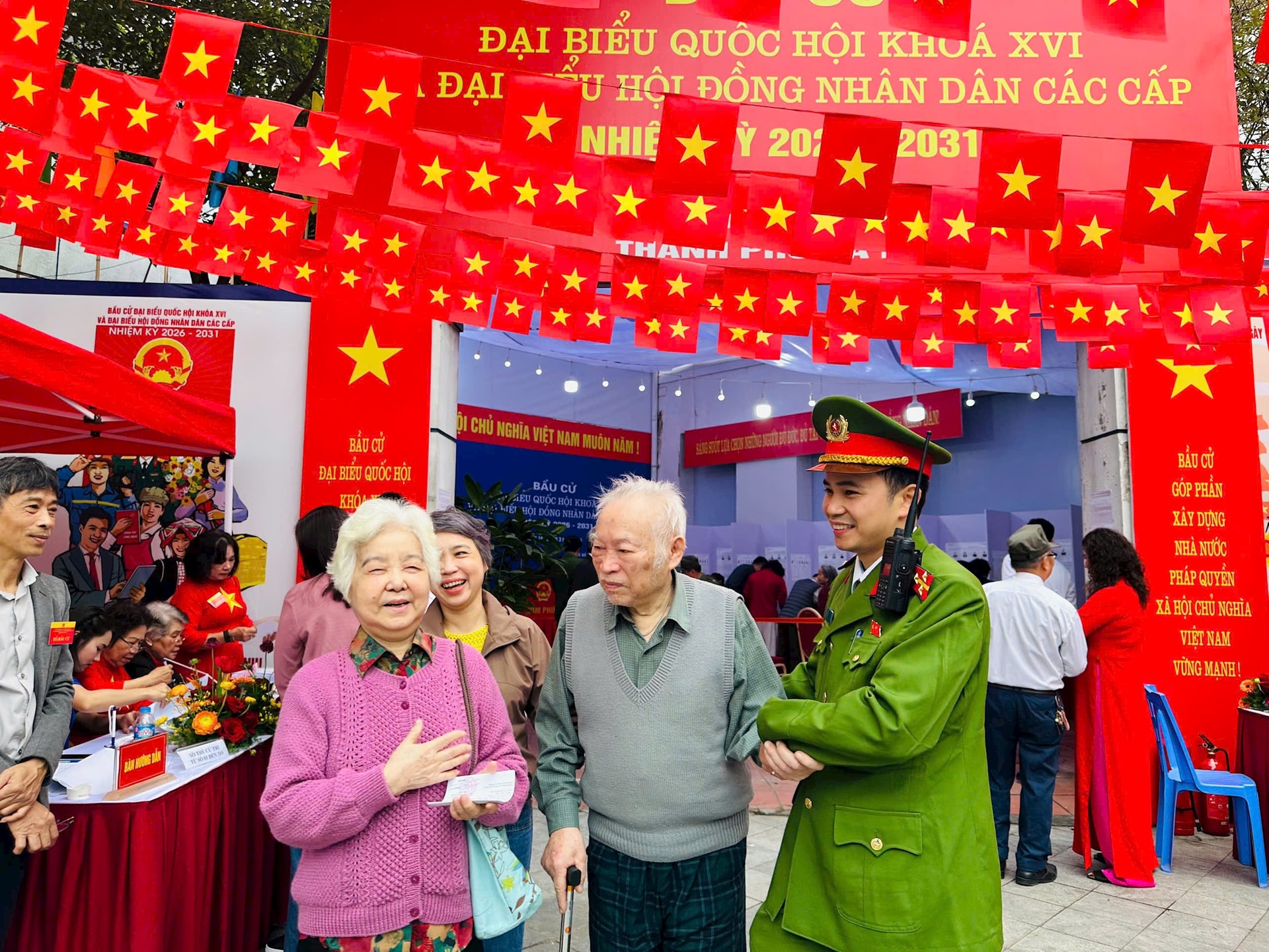 Đồng bào Công giáo tại phường Ô Chợ Dừa rộn ràng trong ngày hội non sông- Ảnh 11.