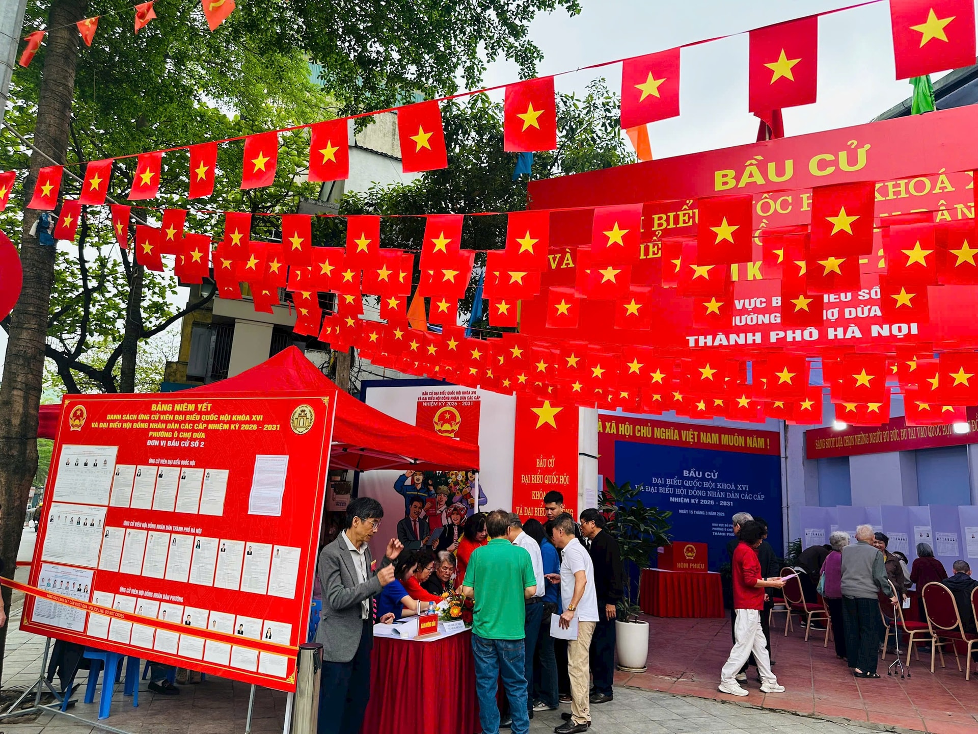 Đồng bào Công giáo tại phường Ô Chợ Dừa rộn ràng trong ngày hội non sông- Ảnh 14.