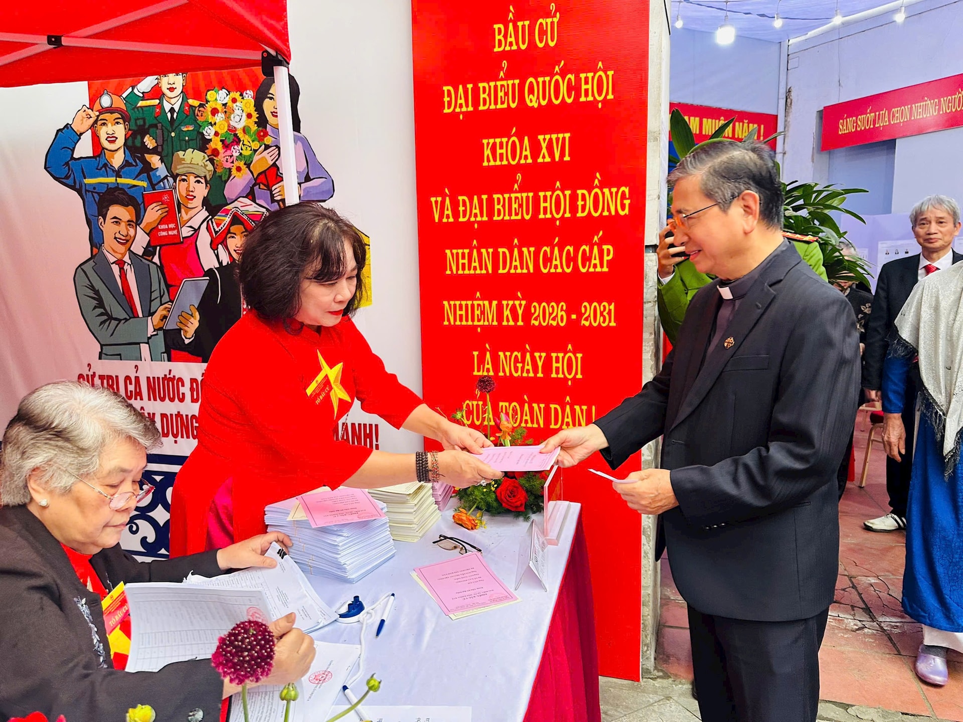 Đồng bào Công giáo tại phường Ô Chợ Dừa rộn ràng trong ngày hội non sông- Ảnh 5.