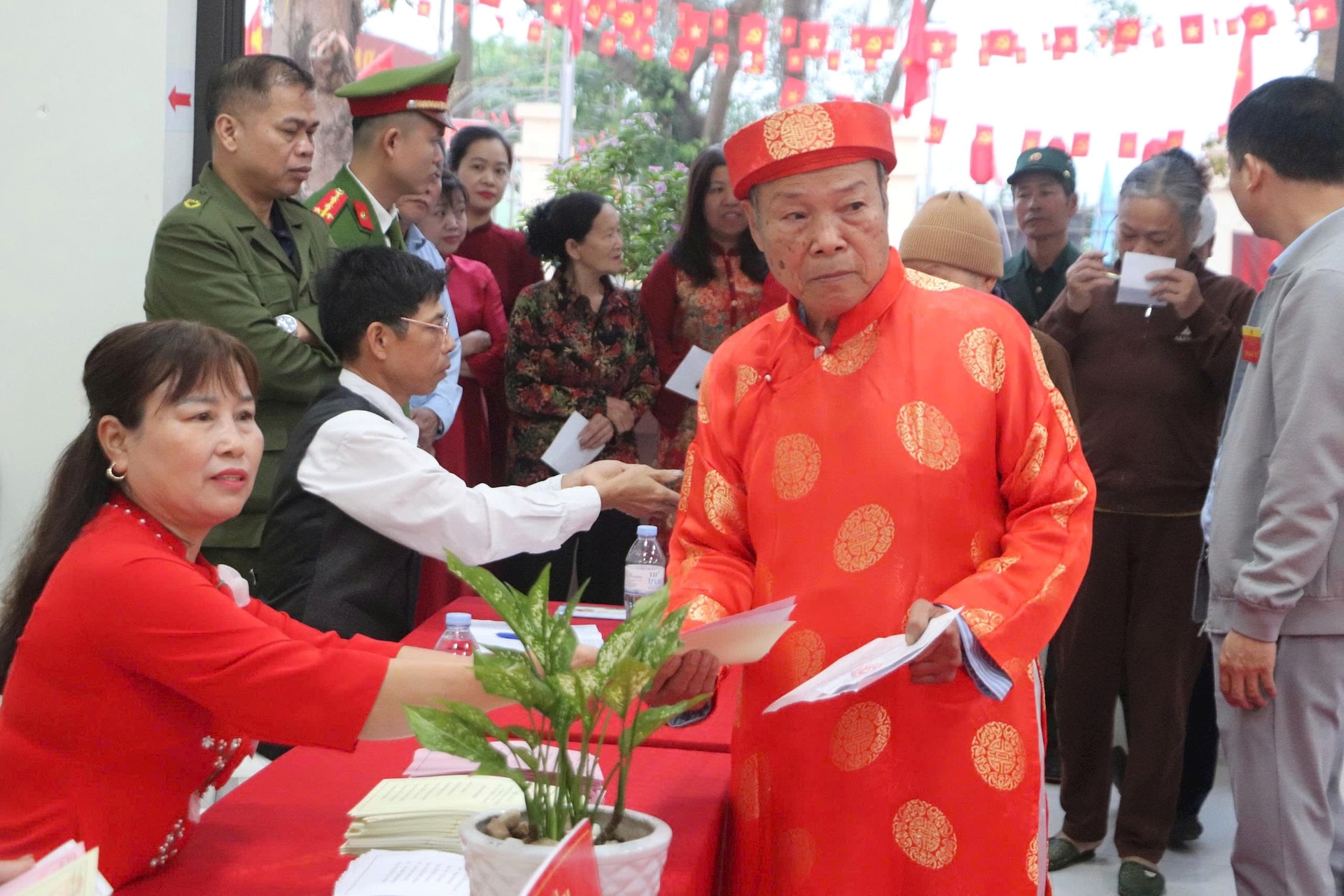 Toàn cảnh không khí bầu cử tại 126 xã, phường của Hà Nội- Ảnh 73.