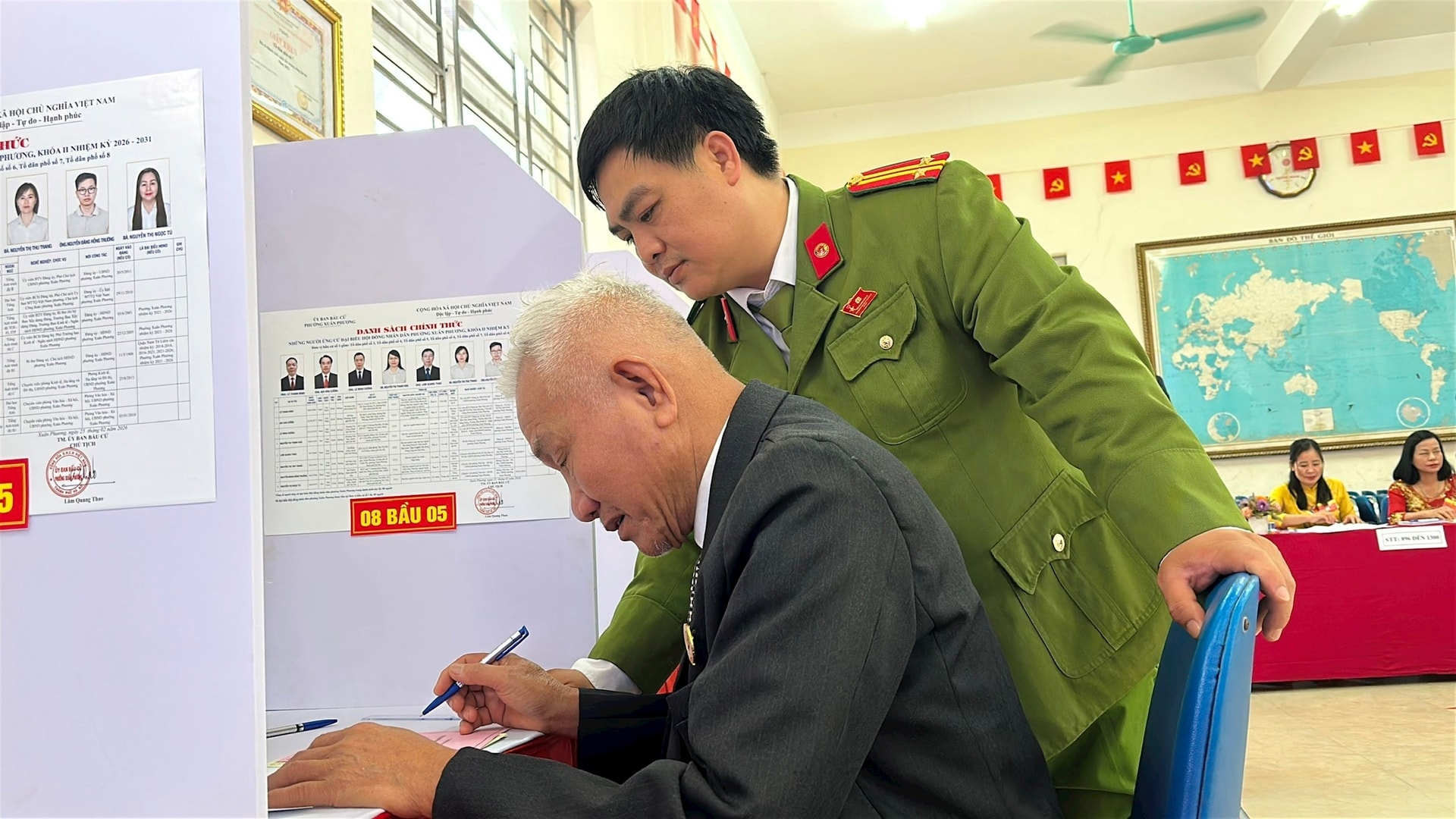 Toàn cảnh không khí bầu cử tại 126 xã, phường của Hà Nội- Ảnh 151.